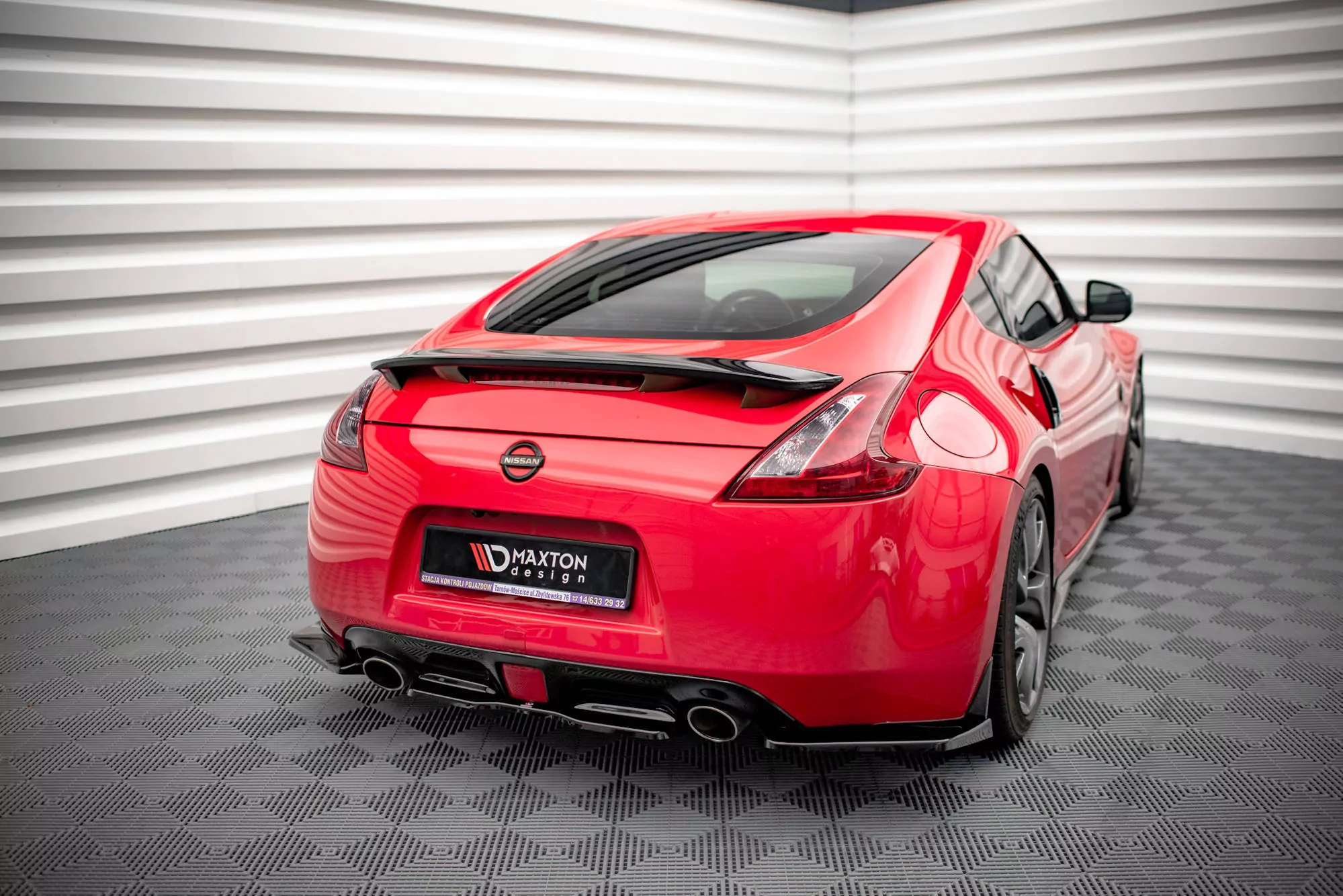 Mittlerer Diffusor Heck Ansatz Für Nissan 370Z Facelift Schwarz Hochglanz