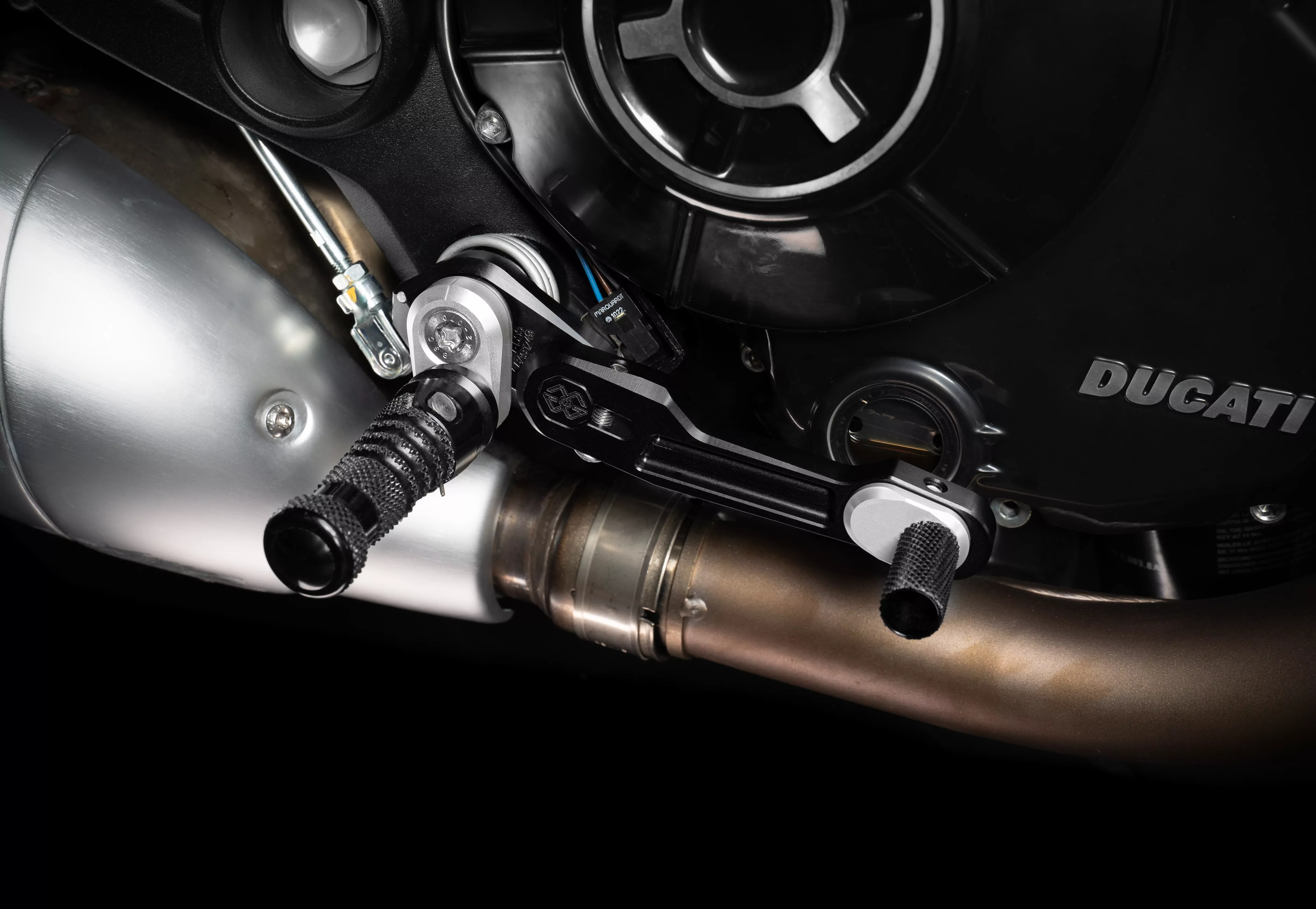 GILLES RCT10 Fußrastenanlage für Ducati Scrambler 1100