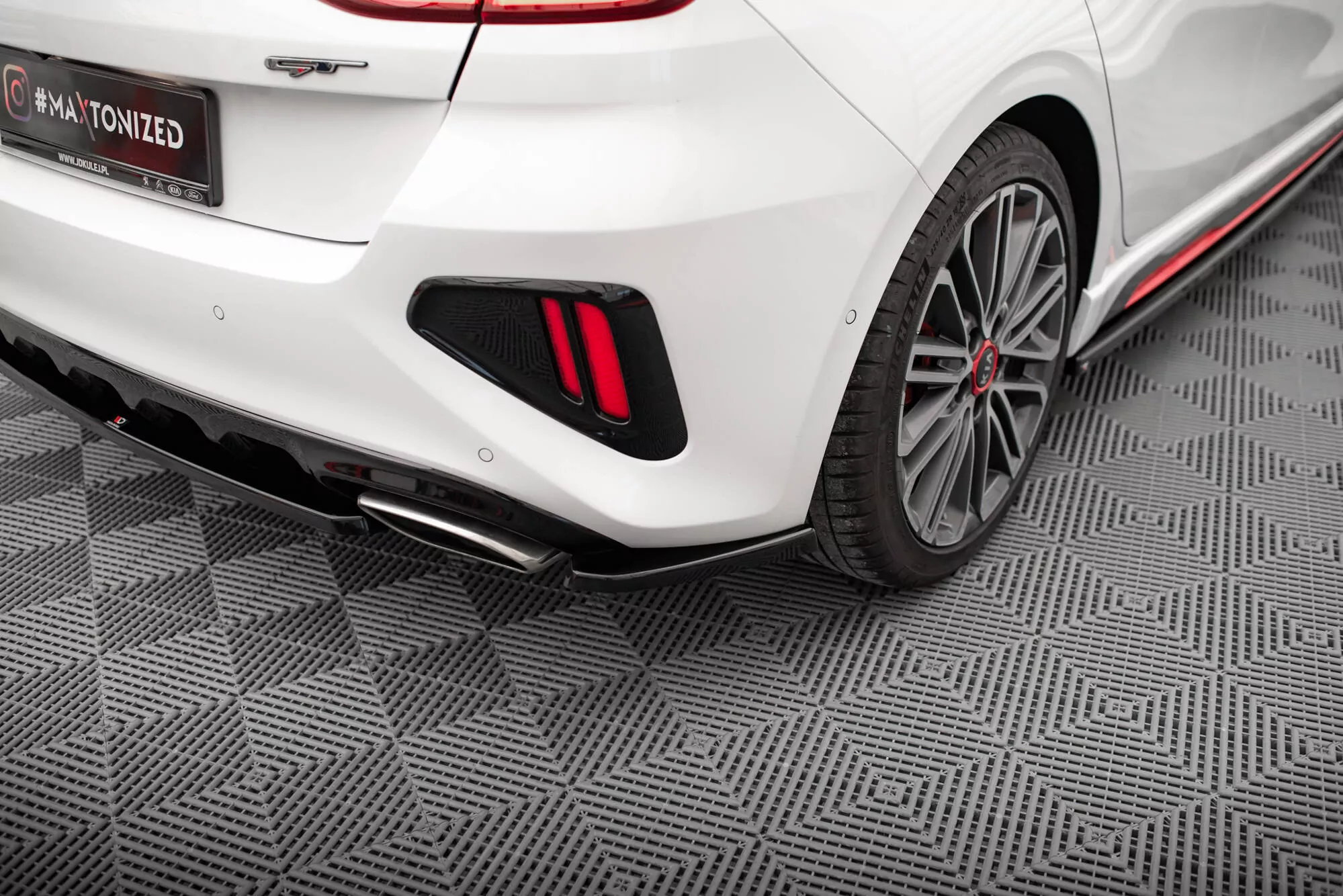 Heck Ansatz Flaps Diffusor Für Kia Ceed GT Mk3  Schwarz Hochglanz