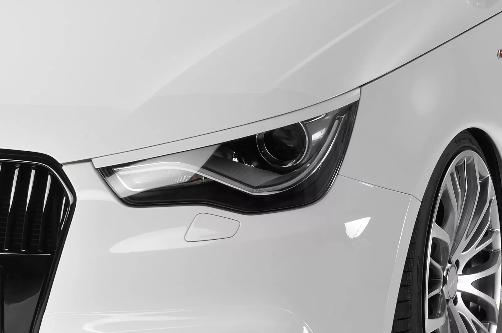 Aktion: Scheinwerferblenden für Audi A1 SB081