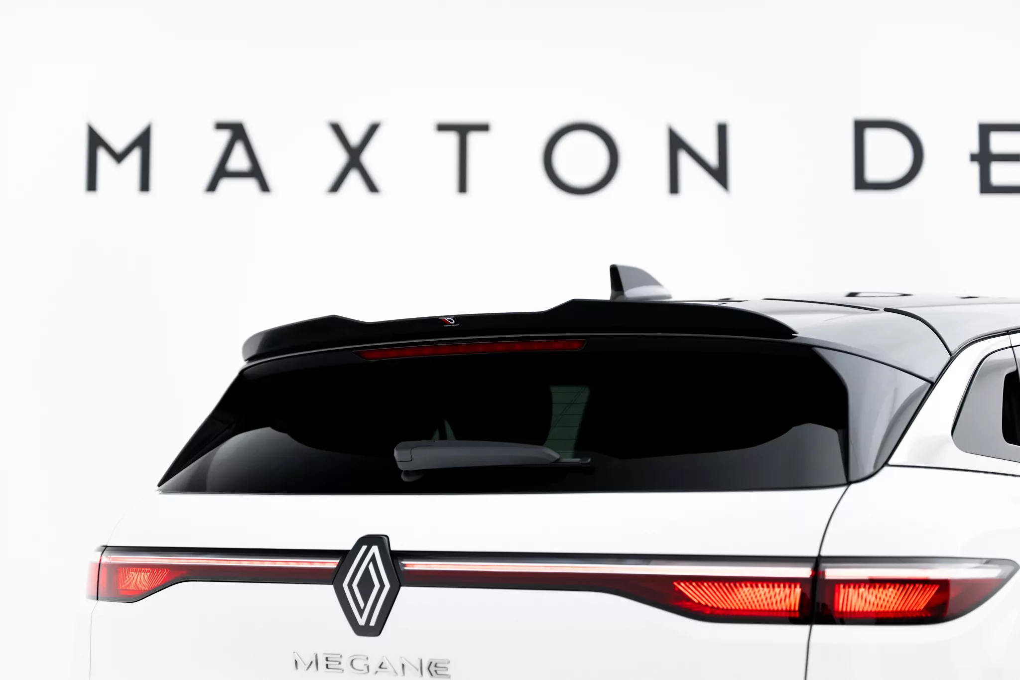 Spoiler CAP Für Renault Megane E-Tech Electric Mk1 Schwarz Hochglanz