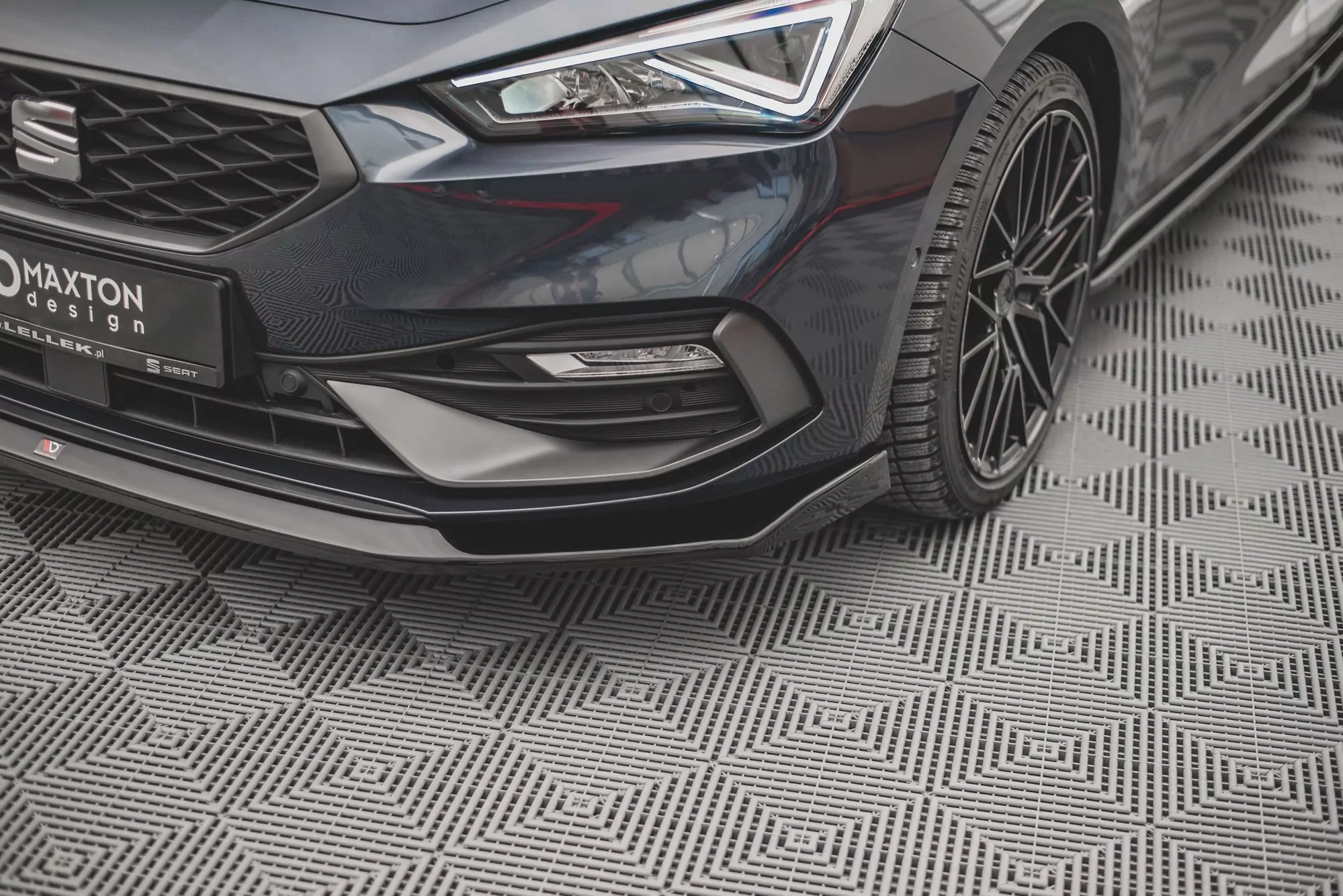 Front Ansatz V.3 Für Seat Leon FR Mk4 Schwarz Hochglanz