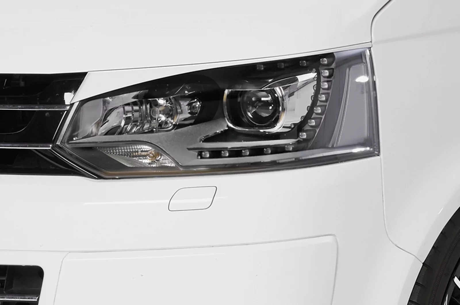 Scheinwerferblenden für VW T5 Bus SB240