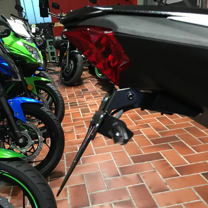 Kennzeichenhalter | KAWASAKI Ninja / Z125 | 19-20 verstellbar | schwarz | inkl. Reflektorhalter