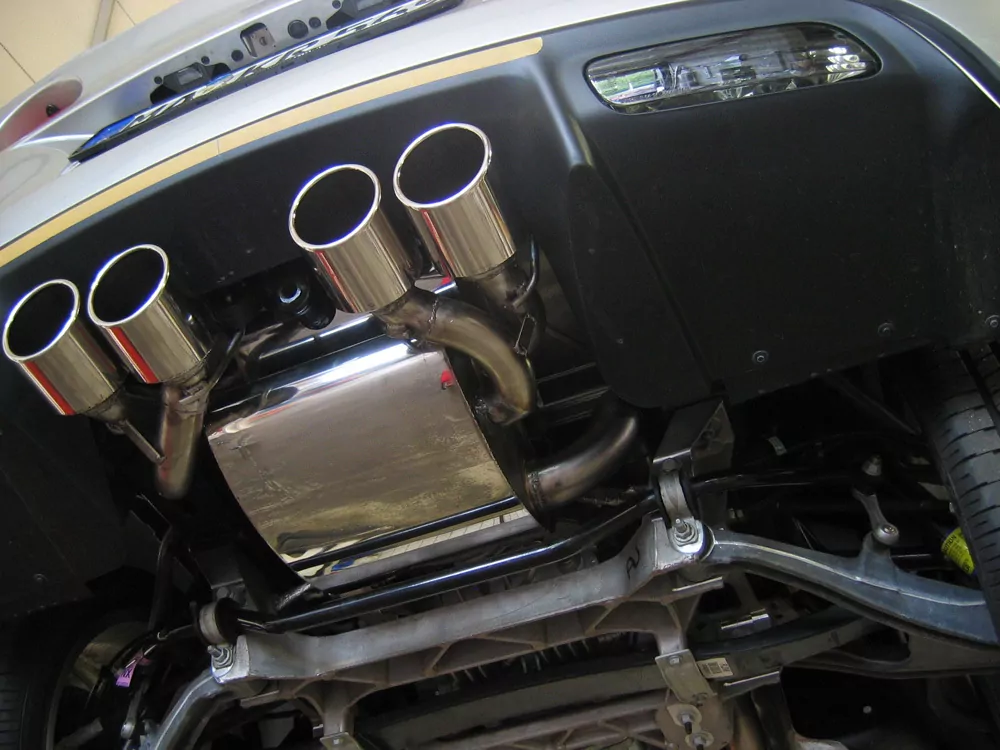 Corvette C06  Endschalldämpfer Ausgang mittig - 4x100 Typ 12 mittig