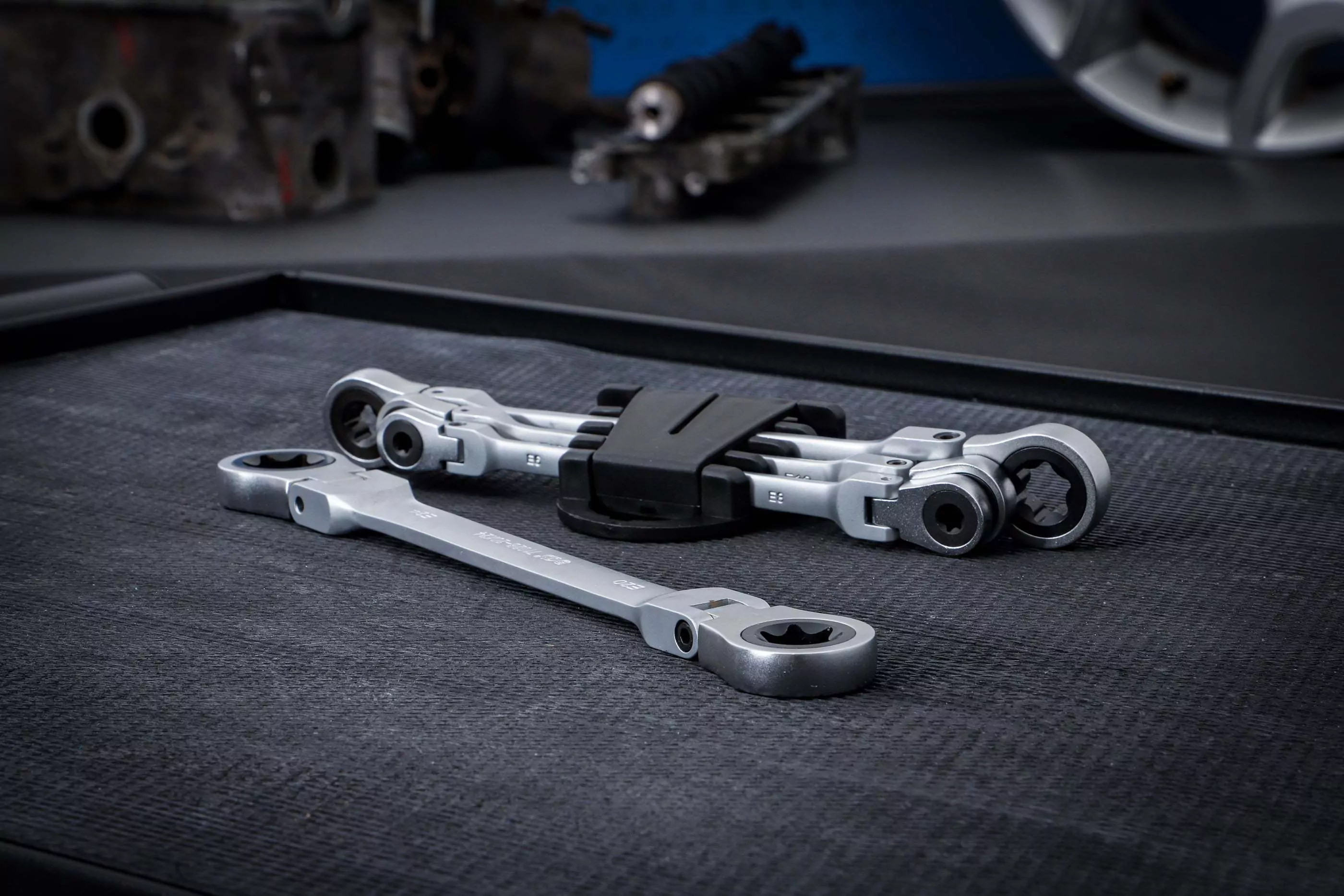 Doppel-Ratschen-Ringschlüssel-Satz | abwinkelbar | mit E-Profil Ringköpfen | SW E6 - E24 | 4-tlg.