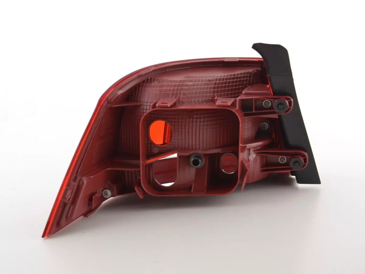 Verschleißteile Rückleuchte rechts VW Passat 3C Limousine Bj. 2010- rot/klar