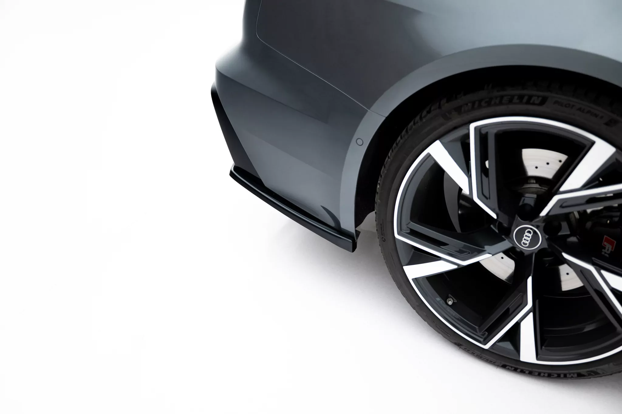 Heck Ansatz Flaps Diffusor V.1 Für Audi RS6 C8 / RS7 C8 Schwarz Hochglanz