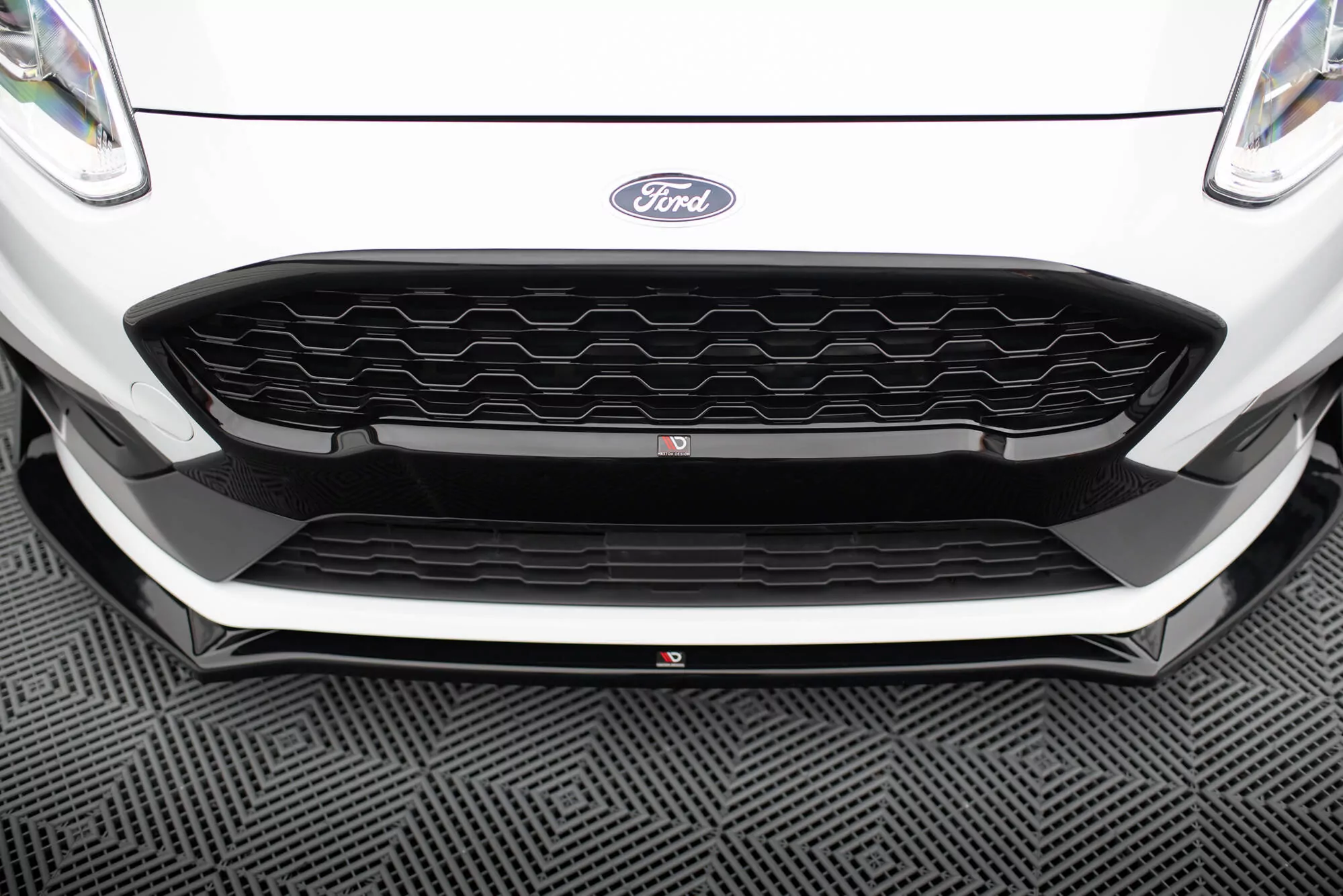 Front Grill Ford Fiesta ST / ST-Line Mk8 Schwarz Hochglanz