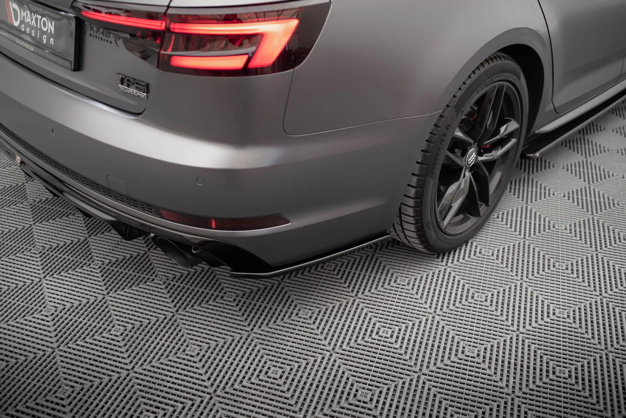 Heck Ansatz Flaps Diffusor V.3 Für Audi A4 S-line B9 Schwarz Hochglanz