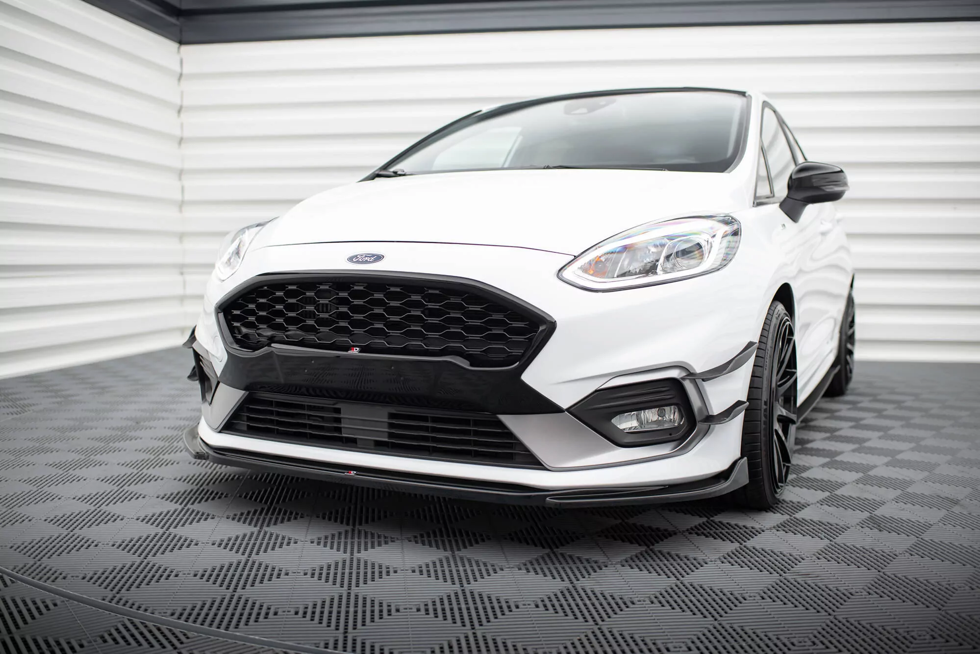 Front Ansatz Passend Für V.1 Passend Für Ford Fiesta Mk8 ST Schwarz Hochglanz Schwarz Hochglanz