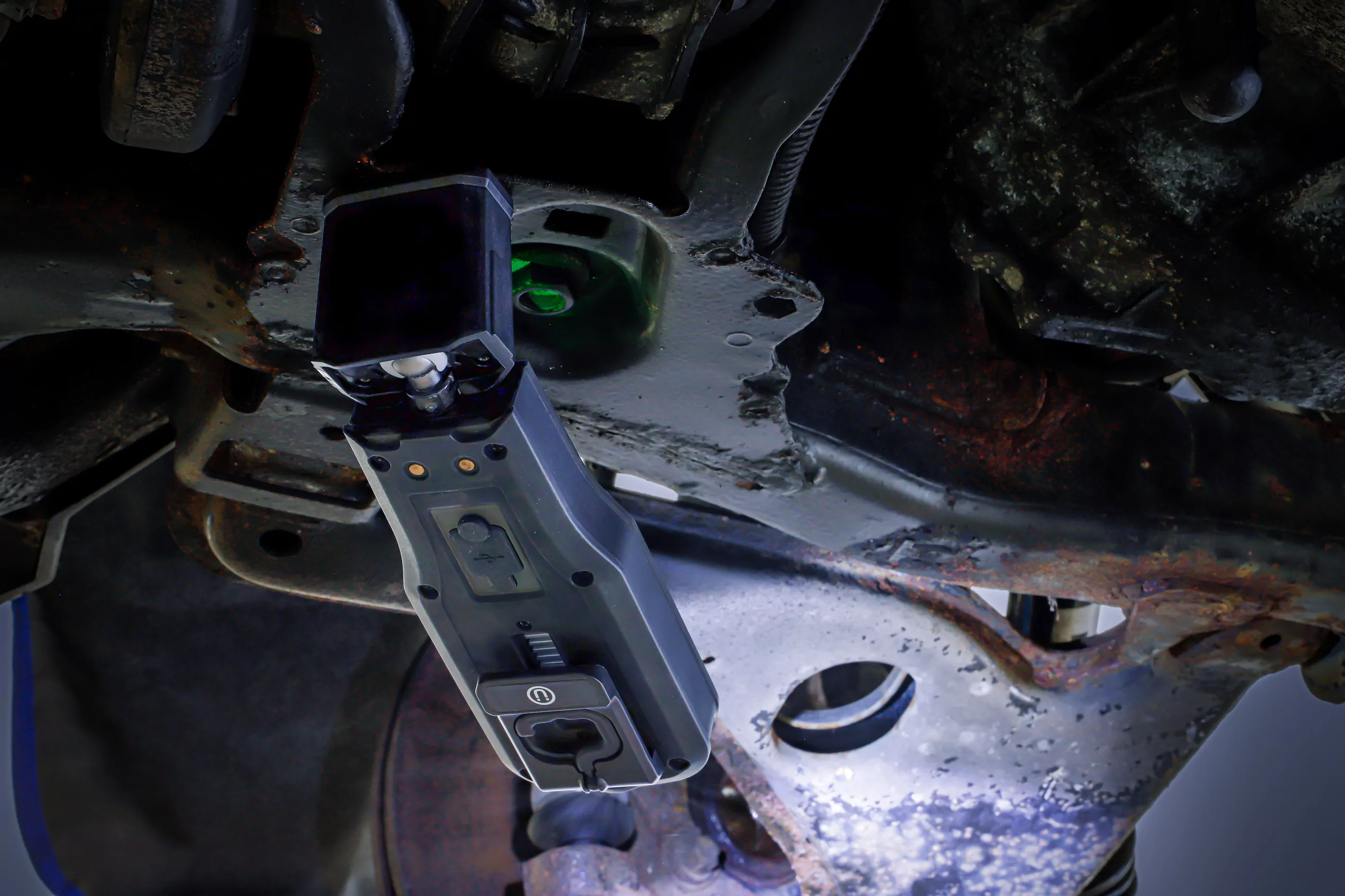 COB-LED Arbeits-Leuchte | klappbar | mit Ladestation