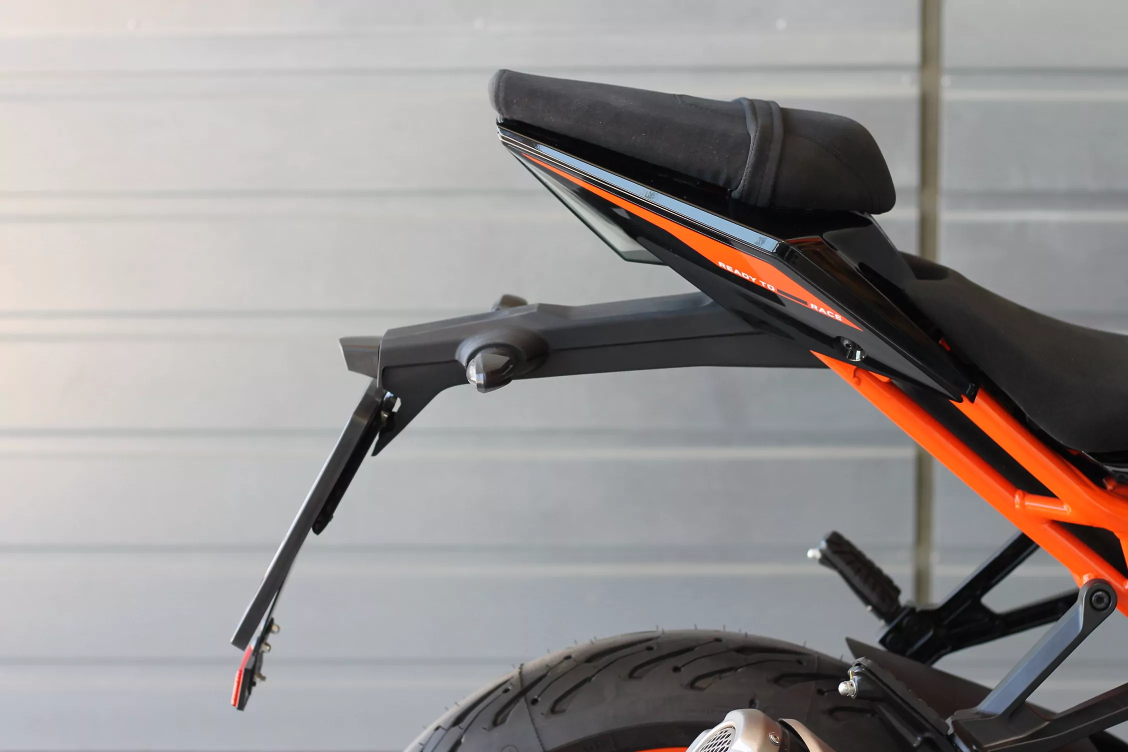 MG Biketec Kennzeichenhalter für KTM 200 RC ab 2022