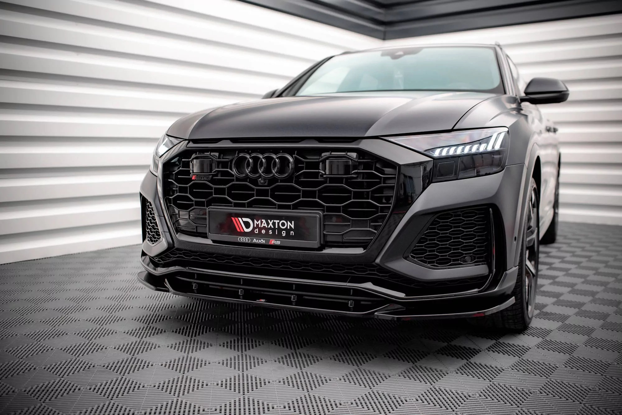 Front Ansatz V.2 Für Audi RSQ8 Mk1 Schwarz Hochglanz