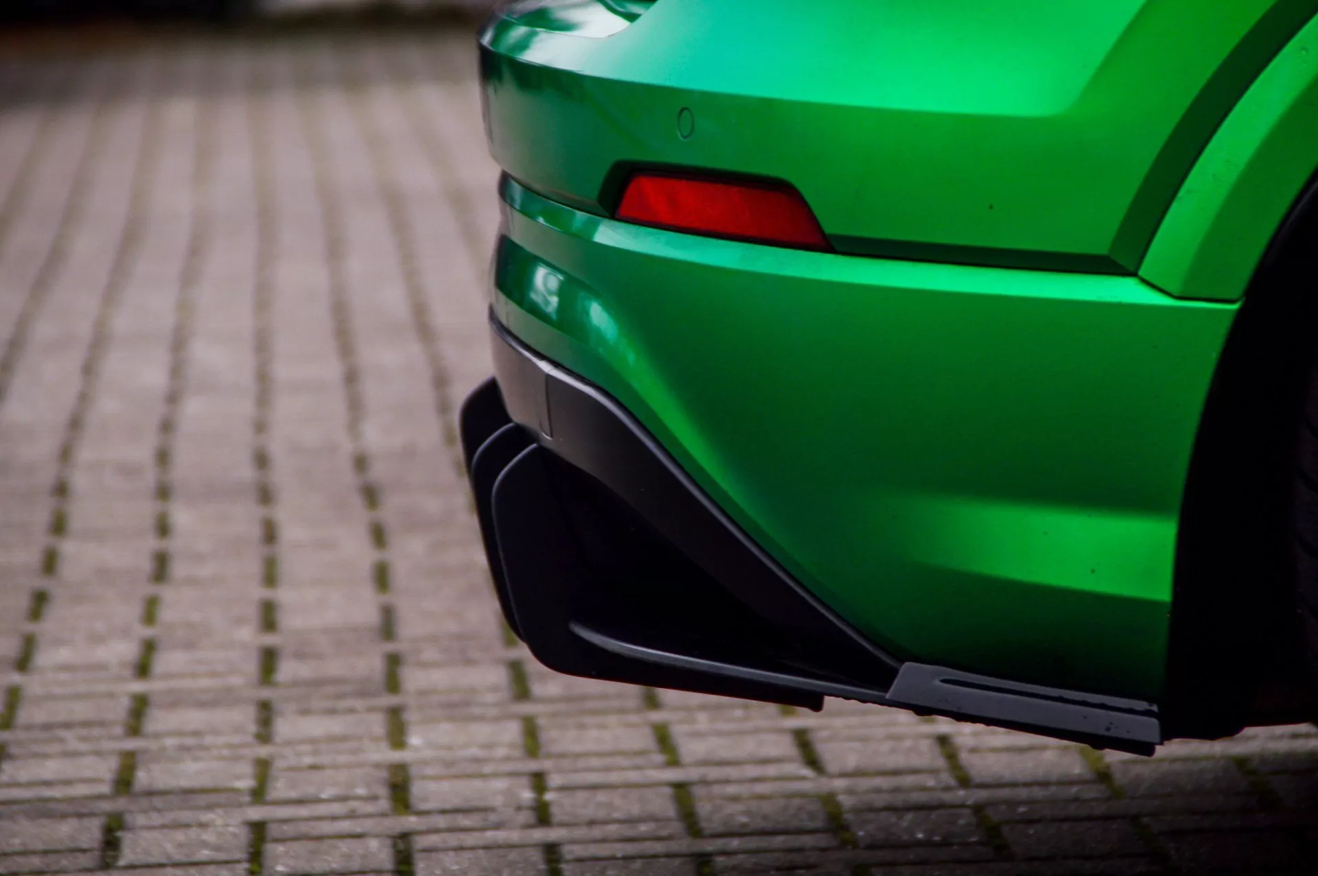 Gefräster Heckansatz mit Finnen für Audi Q2 GA