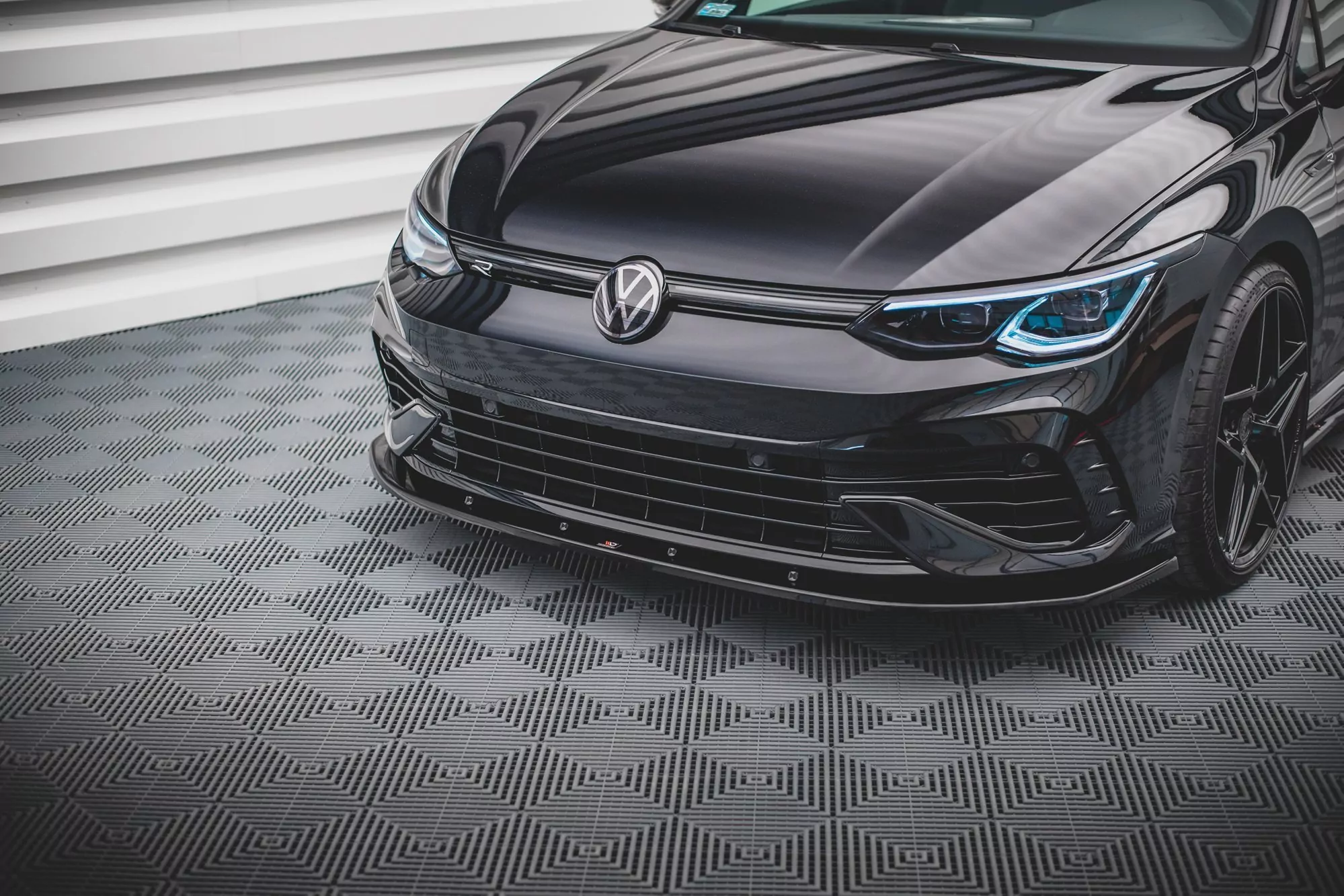 Front Ansatz V.1 Für Volkswagen Golf R Mk8 Schwarz Hochglanz