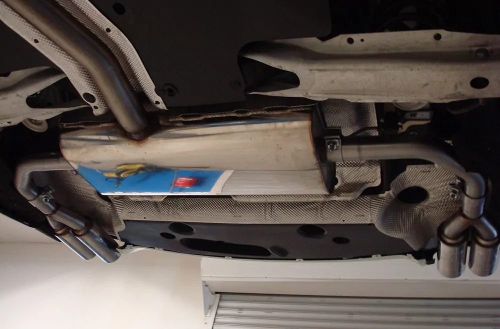 Mercedes CLA - C117/ X117 Frontantrieb  Endschalldämpfer quer Ausgang rechts/links - 2x80 Typ 12 rechts/links