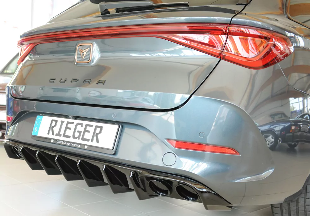Rieger Heckeinsatz (für Fzg. ohne AHK) glanz schwarz für Seat Leon (KL) 5-tür. (ST/Sportstourer) 09.20-06.24 (bis Facelift)