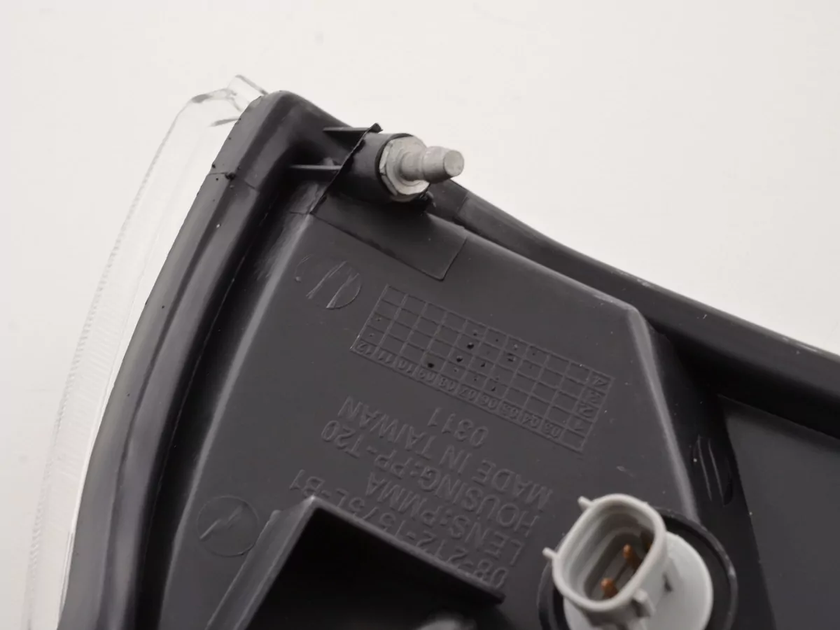 Verschleißteile Frontblinker links Toyota Avensis (T25)