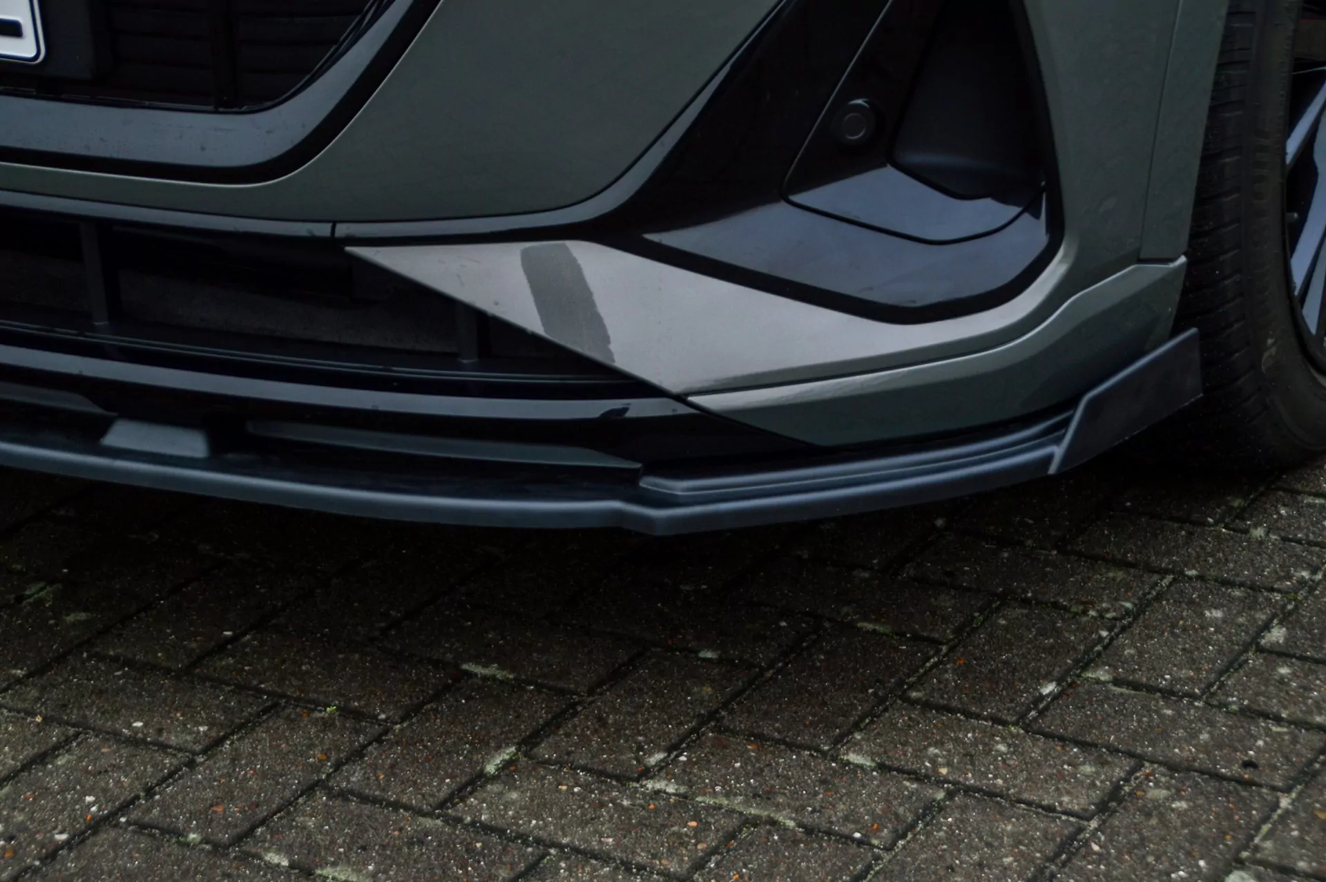 Cup Frontspoilerlippe mit Wing für Audi E-Tron Quattro +Sportback