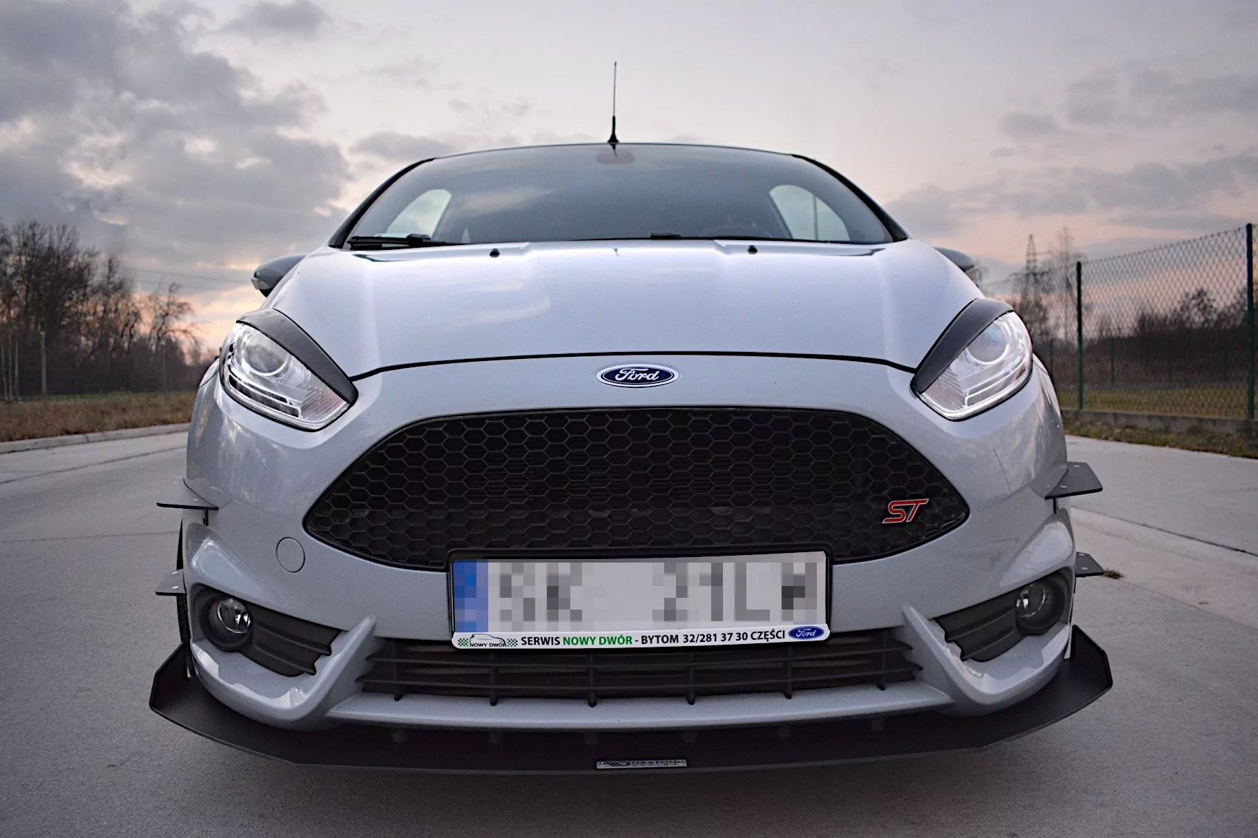 Scheinwerfer Blenden Böser Blick Passend Für V.1 Ford Fiesta ST / ST-Line / Standard Mk7 FL Schwarz Hochglanz