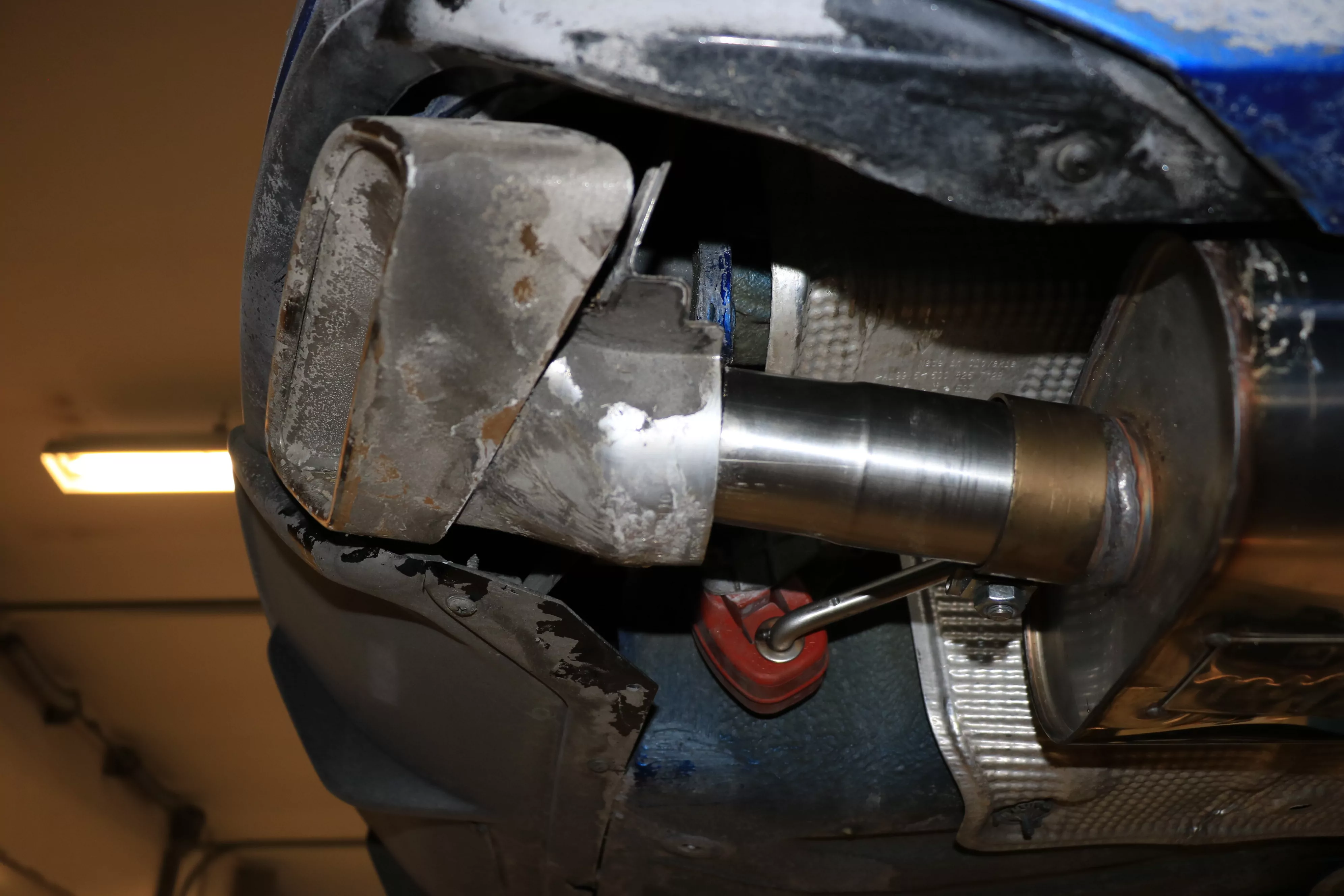 Skoda Octavia 5E RS - TDI - 4x4 mit Benzin-Endrohrblenden  Halbanlage rechts/links ab Kat - Austritt der Endrohre in den originalen Benzin-Endrohrblenden