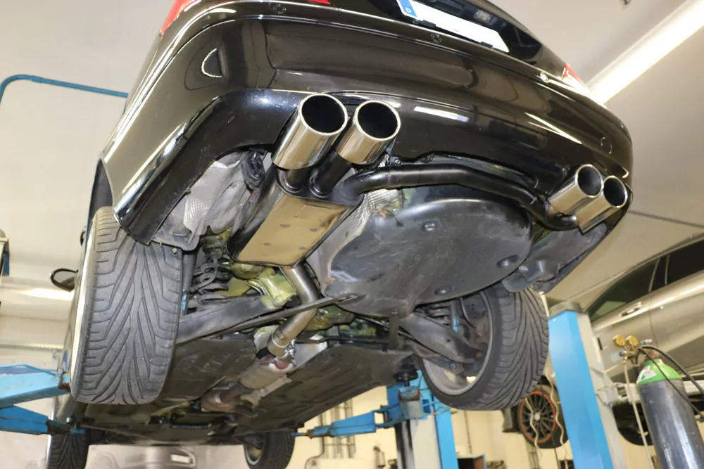 Mercedes CLK Typ 209 Cabrio & Coupe  Endschalldämpfer Ausgang rechts/links Ø70mm - 2x115x85 Typ 32 rechts/links