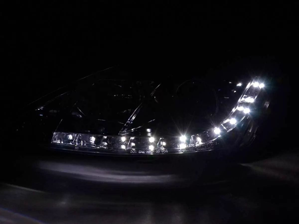 Scheinwerfer Set Daylight LED TFL-Optik Ford Focus 3/4/5-trg. Bj. 01-04 chrom