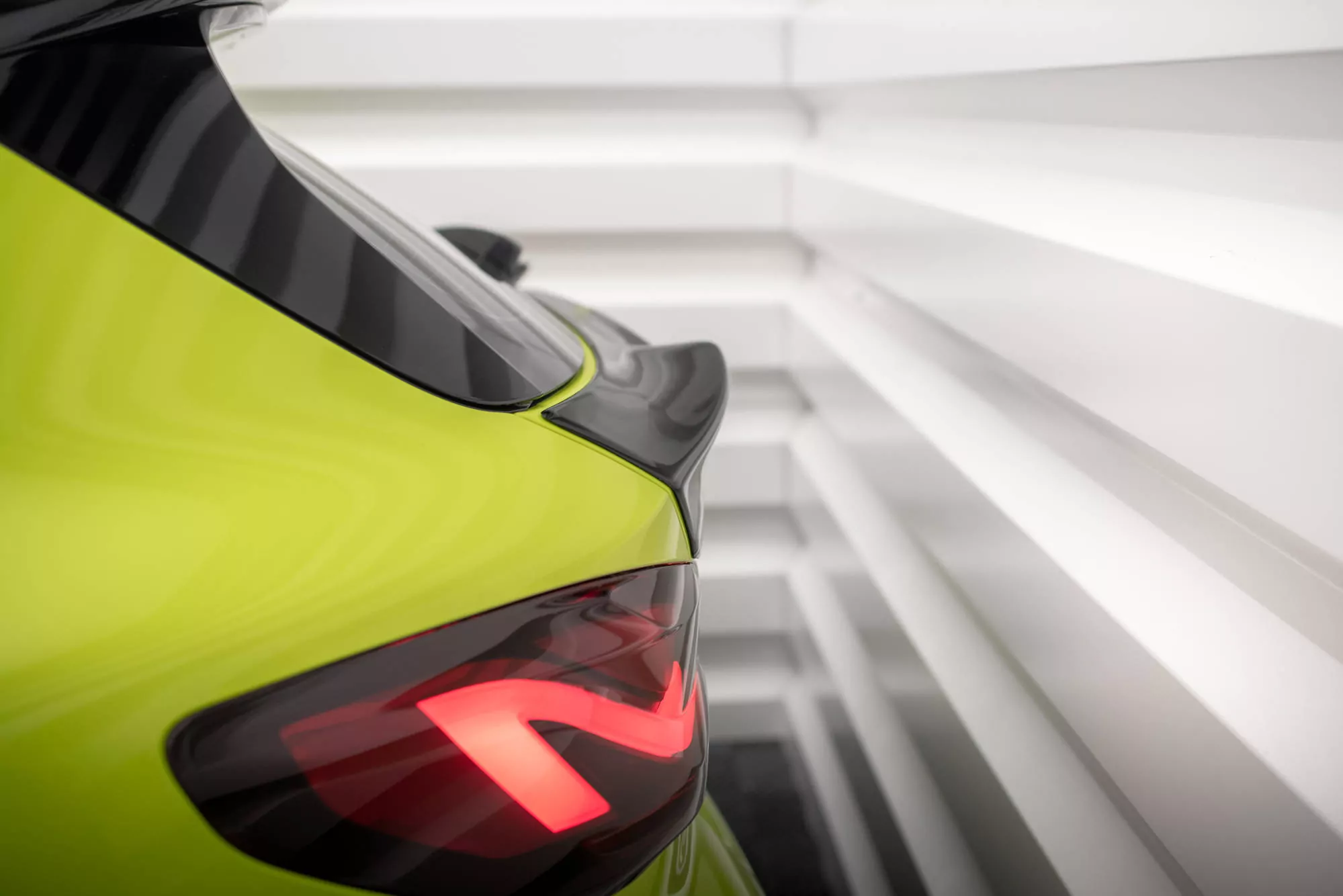 Heckscheiben Spoiler Für BMW 1er F40 M-Paket / M135i Schwarz Hochglanz