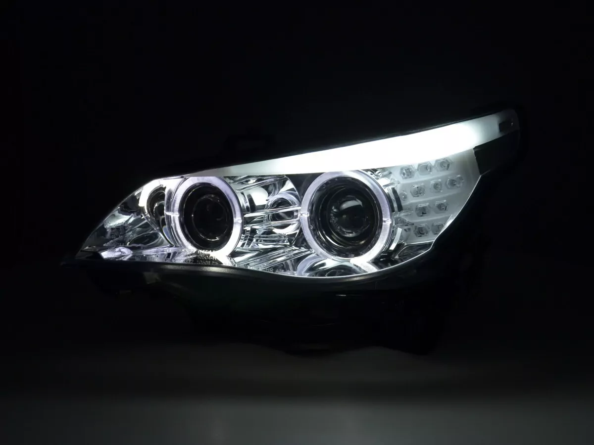 Scheinwerfer Set Xenon Angel Eyes LED BMW 5er E60/E61 Bj. 05-08 chrom für Rechtslenker