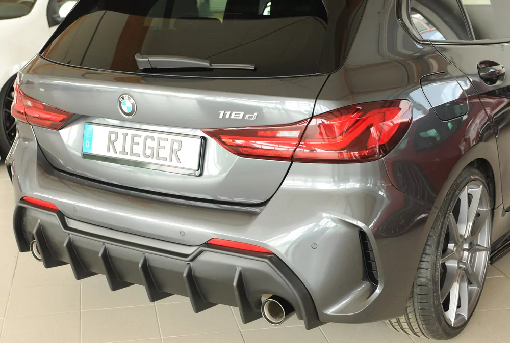 Rieger Heckeinsatz matt schwarz für BMW 1er F40  (F1H) Schrägheck / 4-tür. 07.19-