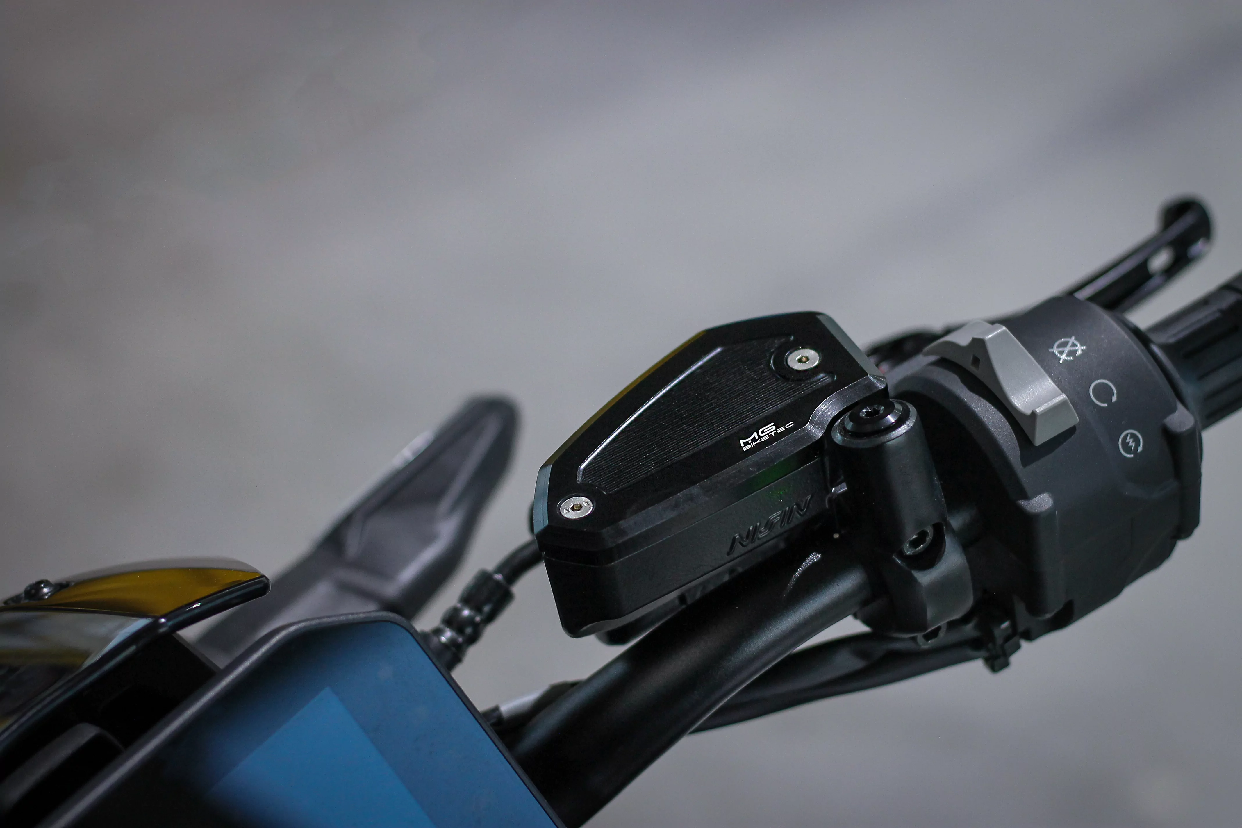 MG Biketec Behälterdeckel- Bremsflüssigkeit vorne für Kawasaki Z 900 ab 2025