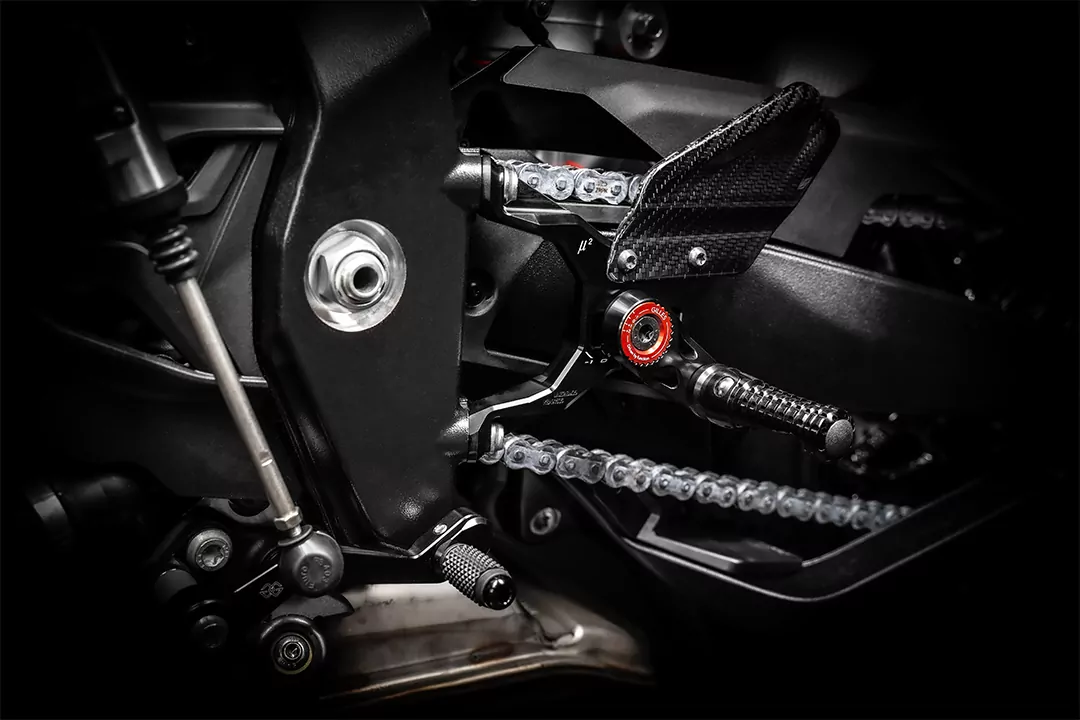 GILLES MUE2 Fußrastenanlage mit ABE für BMW S1000R 2R99 Modelljahr 2021-