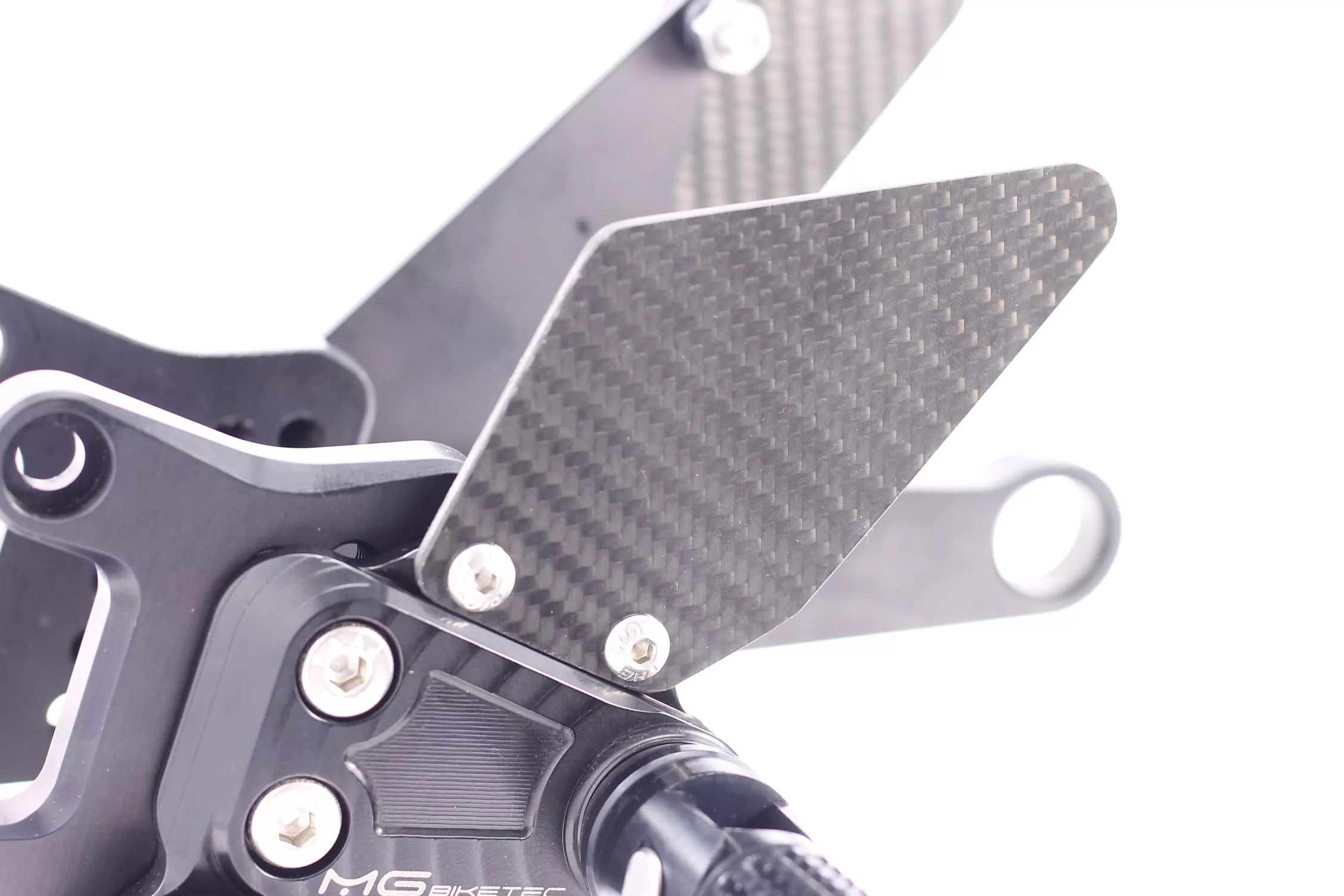 MG Biketec Sportfussrastenanlage / Rastenanlage / Fußrastenanlage mit ABE, gültig in D - A - CH für Aprilia RSV4 1000 RR ab 2017-2020