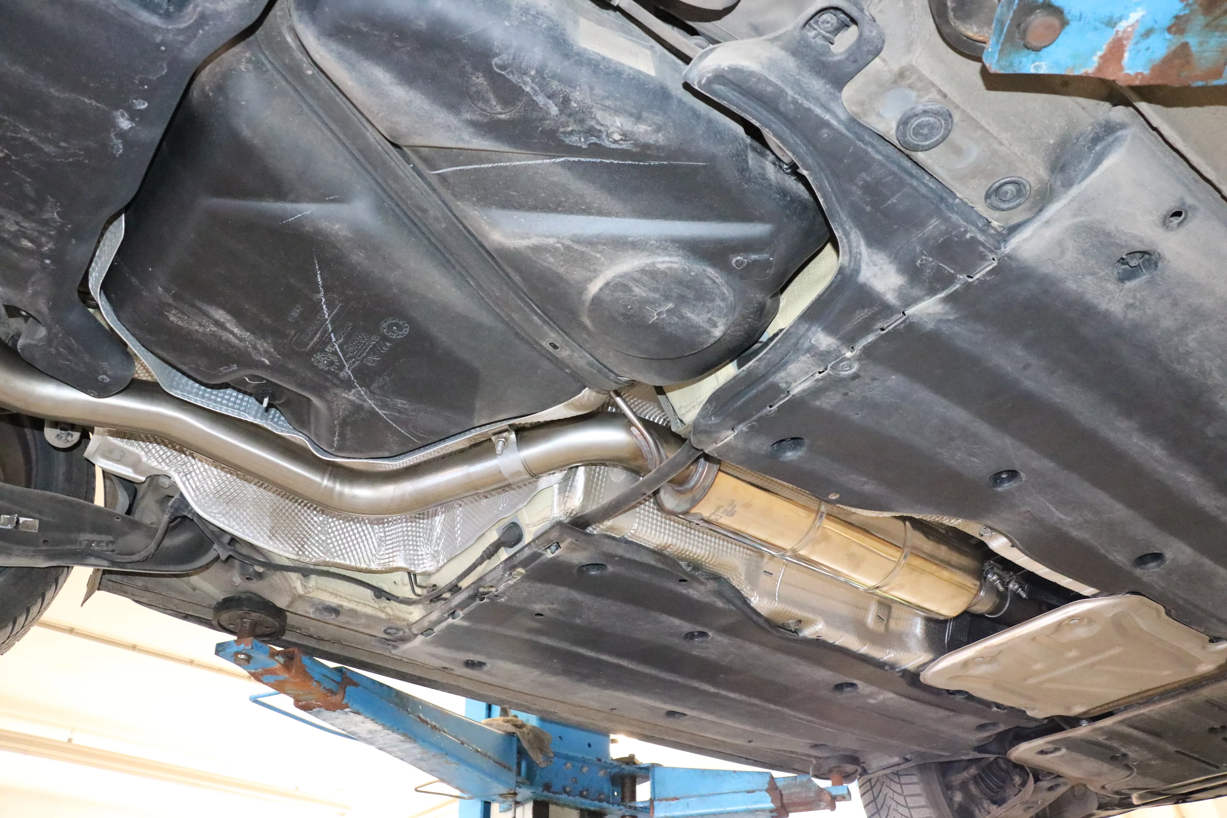 Audi A3 - GY - Einzelradaufhängung  Vorschalldämpfer