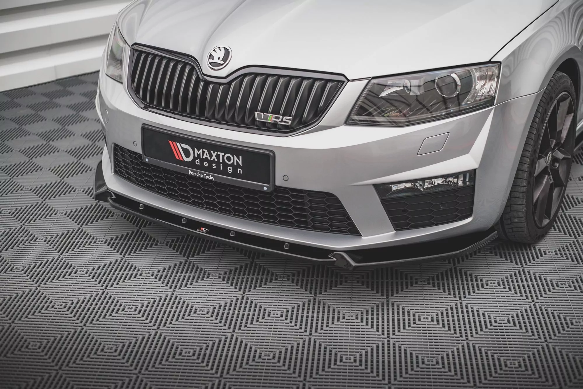 Front Ansatz V.3 Für Skoda Octavia RS Mk3 Schwarz Hochglanz