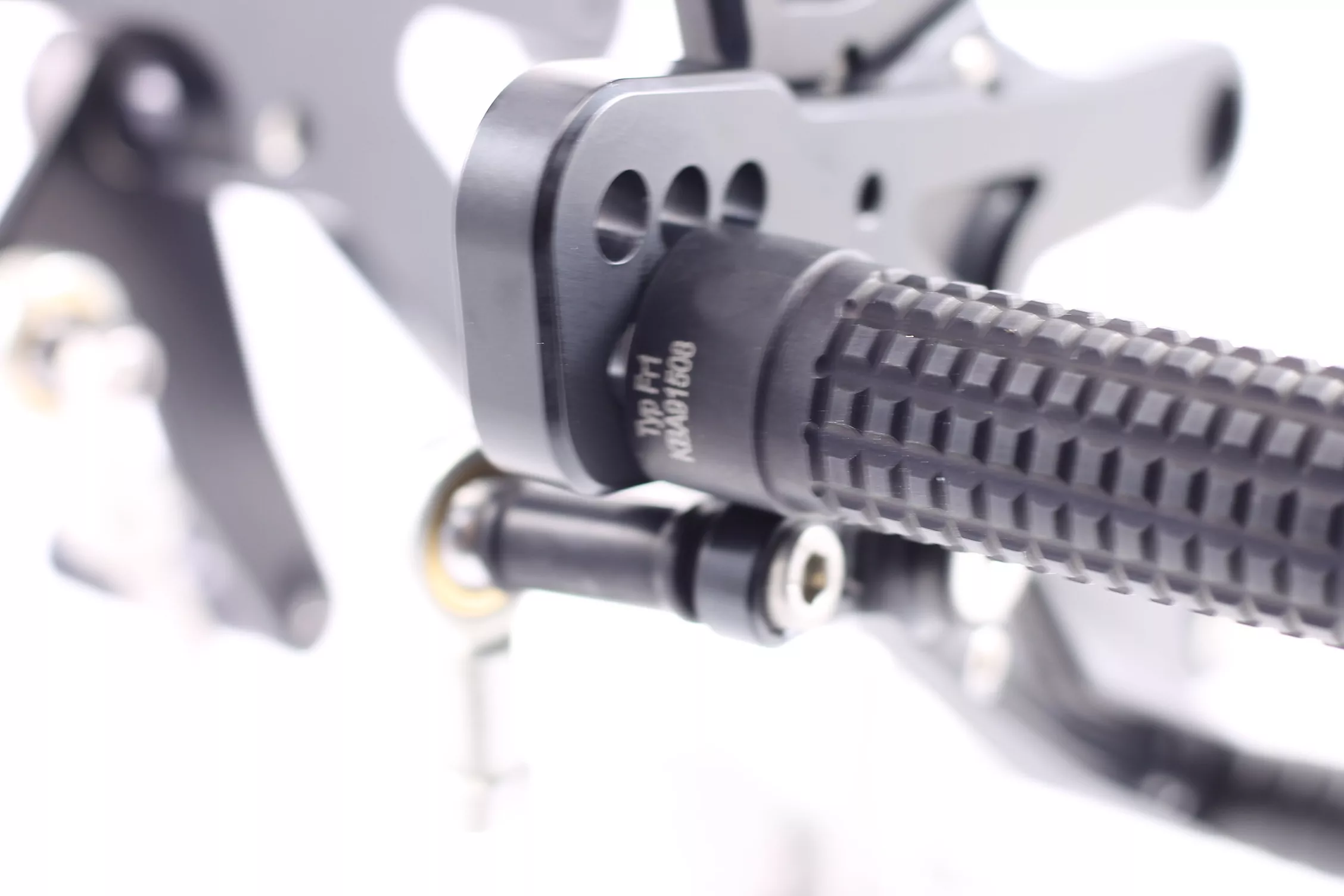 MG Biketec Sportfussrastenanlage / Rastenanlage / Fußrastenanlage mit ABE, gültig in D - A - CH für Yamaha YZF-R3 ab 2017