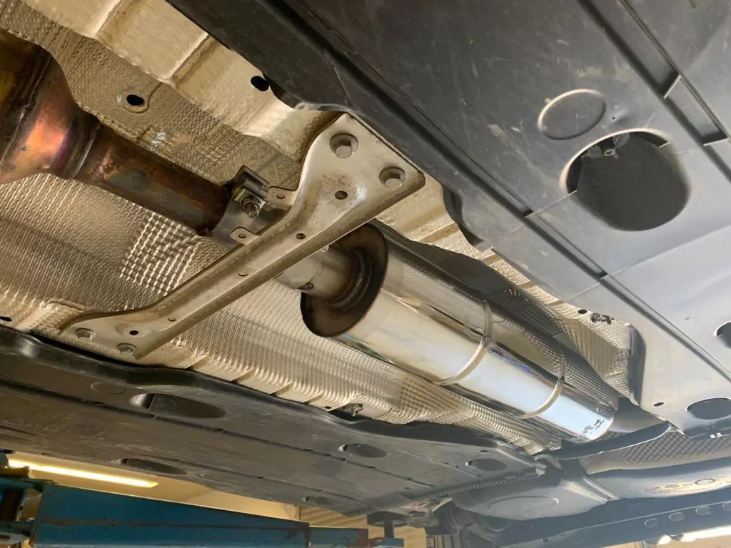 VW T-Roc - Frontantrieb  Vorschalldämpfer