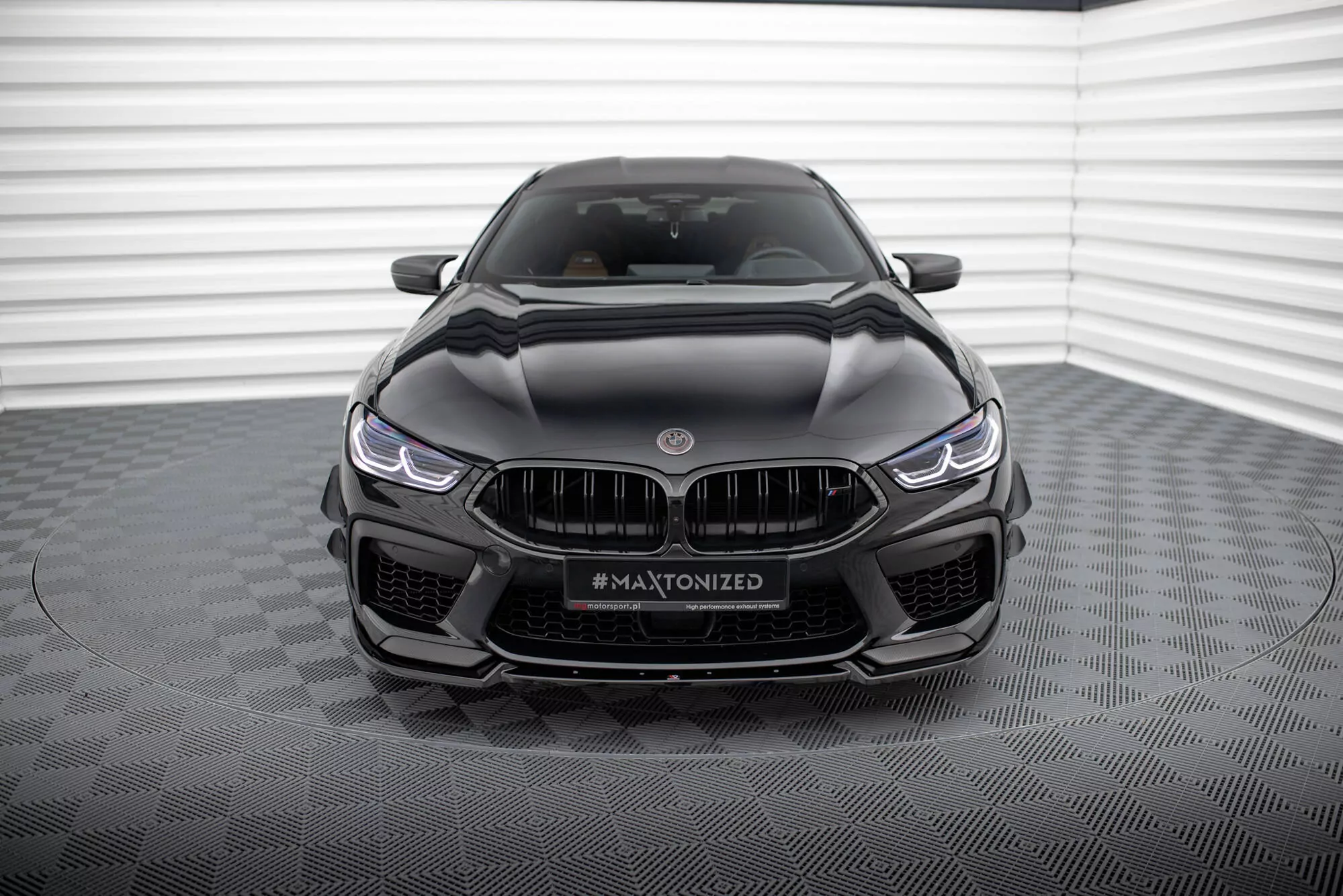 Front Ansatz V.3 Für BMW M8  Gran Coupe F93 / Coupe F92 Schwarz Hochglanz