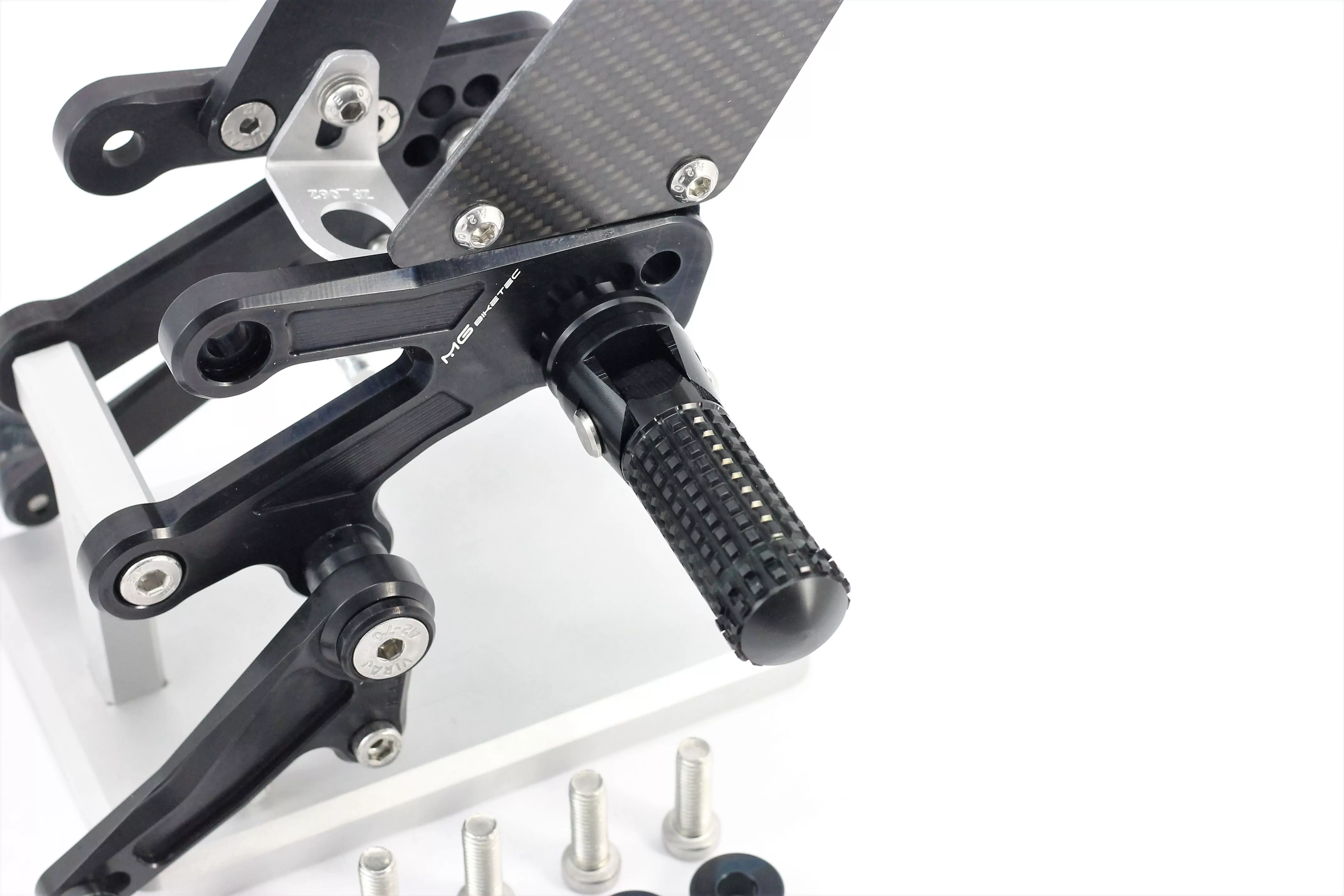 MG Biketec Sportfussrastenanlage / Rastenanlage / Fußrastenanlage mit ABE, gültig in D - A - CH für Yamaha YZF-R7 ab 2021