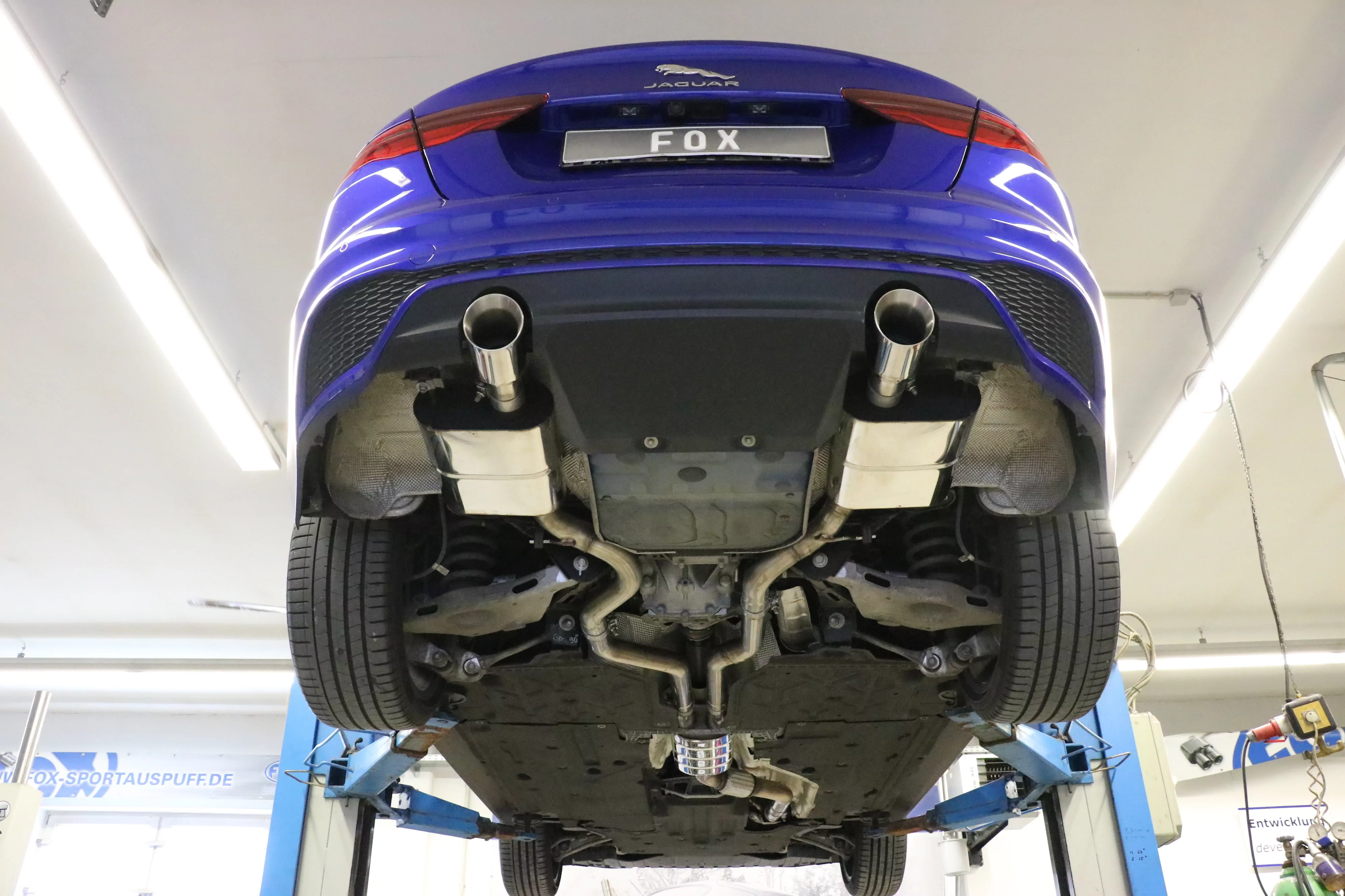 Jaguar XE  Endschalldämpfer rechts/links - 1x100 Typ 25 rechts/links