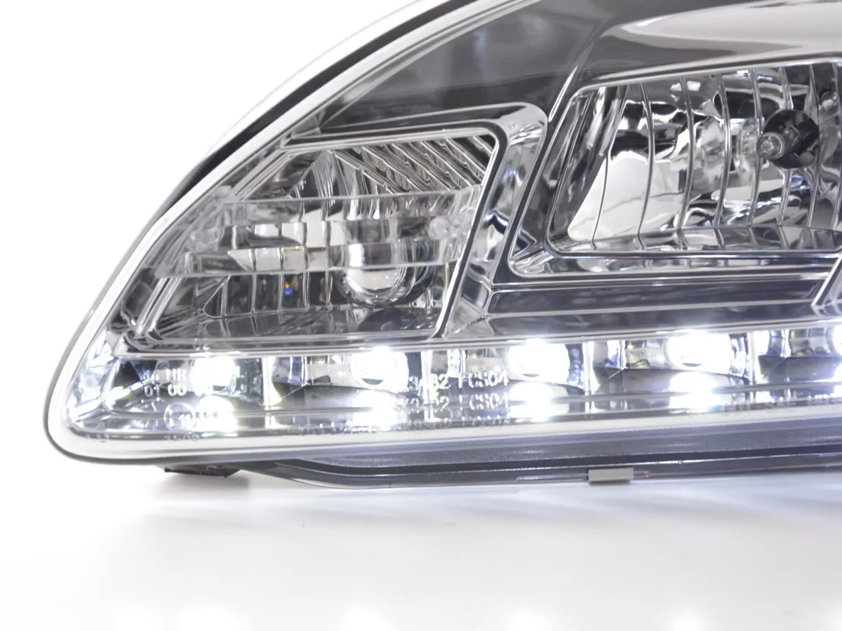 Scheinwerfer Set Daylight LED TFL-Optik Ford Focus 4/5-trg. Bj. 05-08 chrom für Rechtslenker