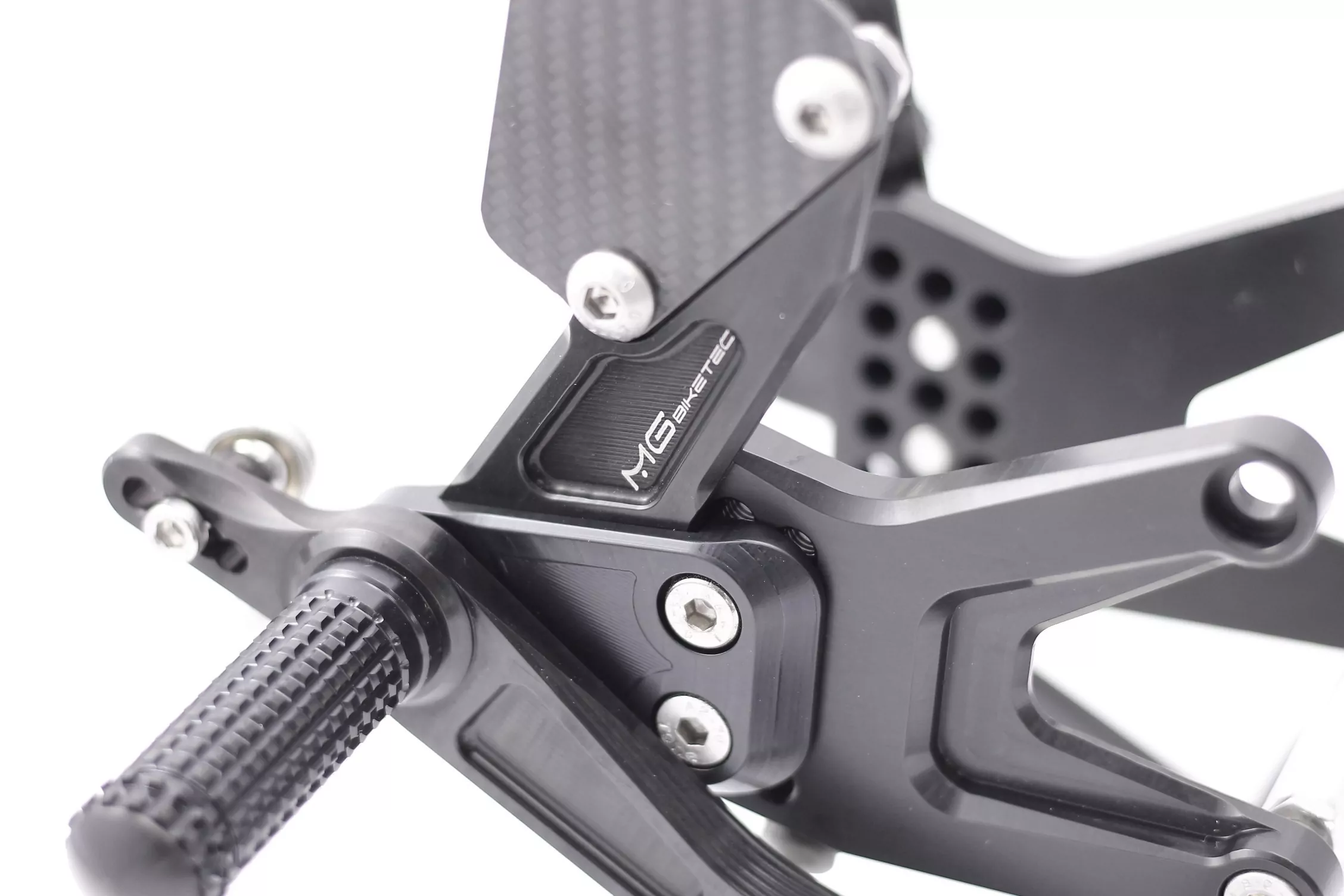 MG Biketec Sportfussrastenanlage / Rastenanlage / Fußrastenanlage mit ABE, gültig in D - A - CH für Triumph Street Triple 675 ab 2008-2010