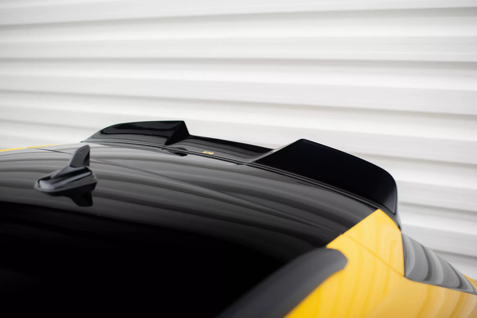 Spoiler CAP Für 3D Audi RS3 / S3 / A3 S-Line Sportback 8Y Schwarz Hochglanz