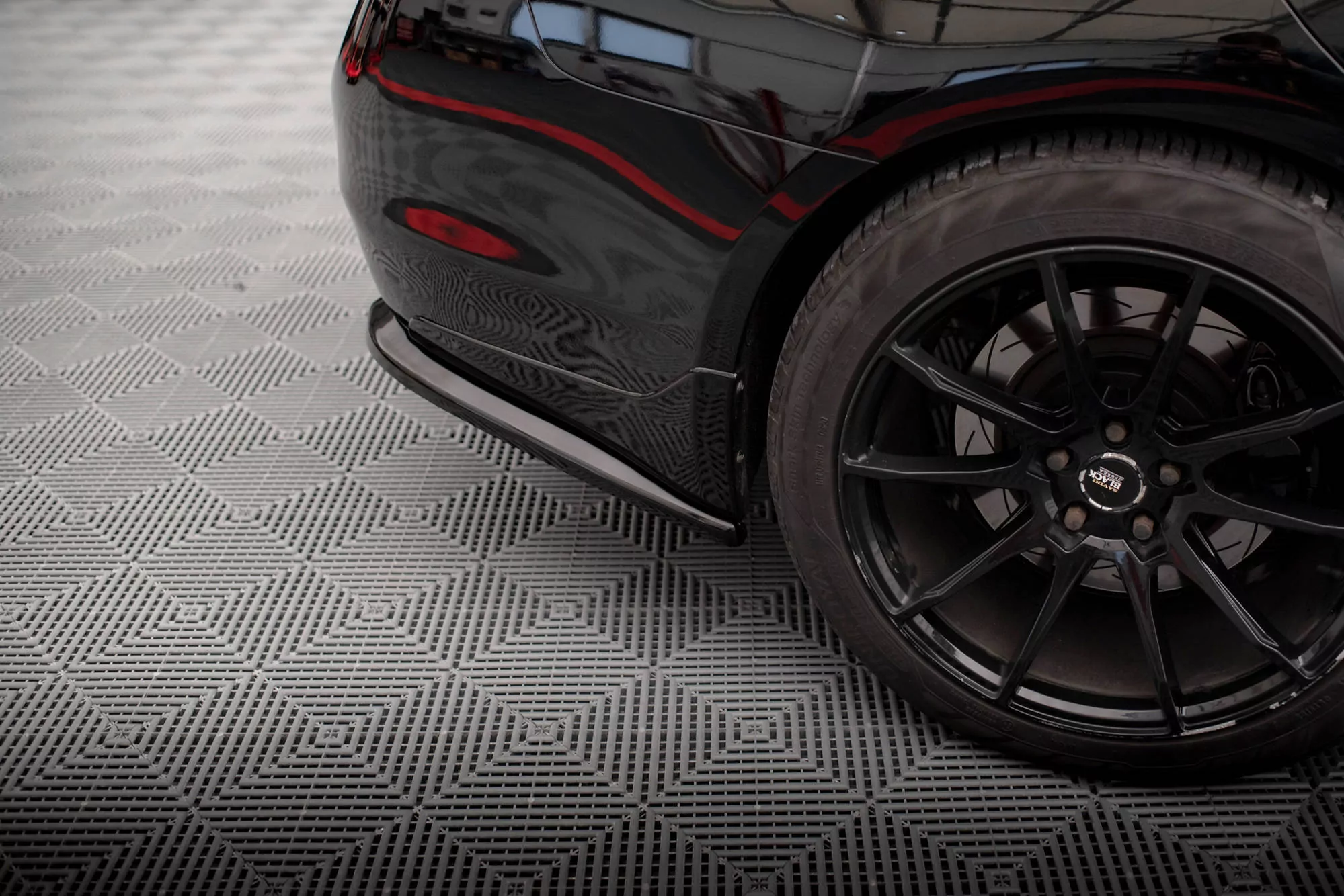 Heck Ansatz Flaps Diffusor V.1 Für Infiniti Q50 S Mk1 Schwarz Hochglanz