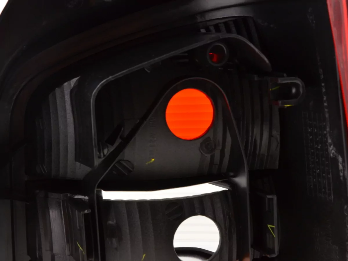 Verschleißteile Rückleuchte links VW T5 Bj. 03