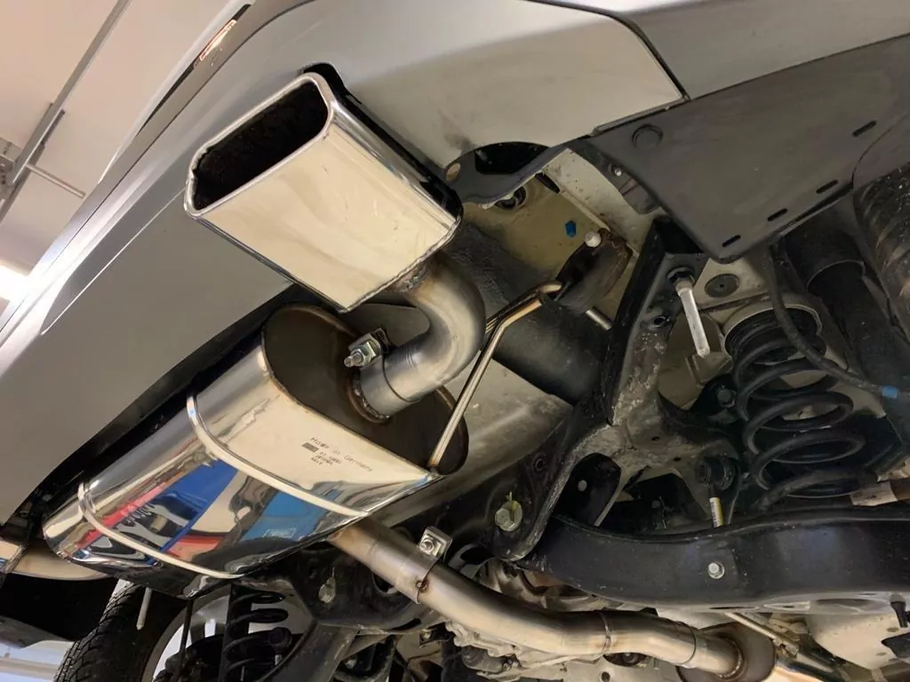 Hyundai Kona 4WD - Endrohre in der Stoßstange  Endschalldämpfer Ausgang rechts/links - 145x65 Typ 59 rechts/links