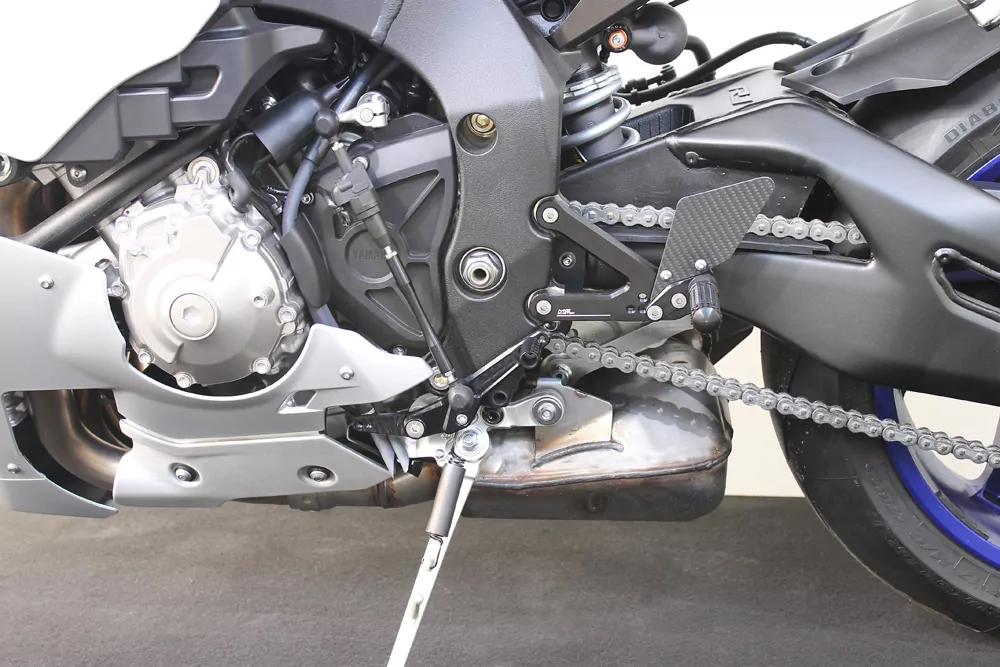 MG Biketec Sportfussrastenanlage / Rastenanlage / Fußrastenanlage mit ABE, gültig in D - A - CH für Yamaha YZF-R25 ab 2015-2016