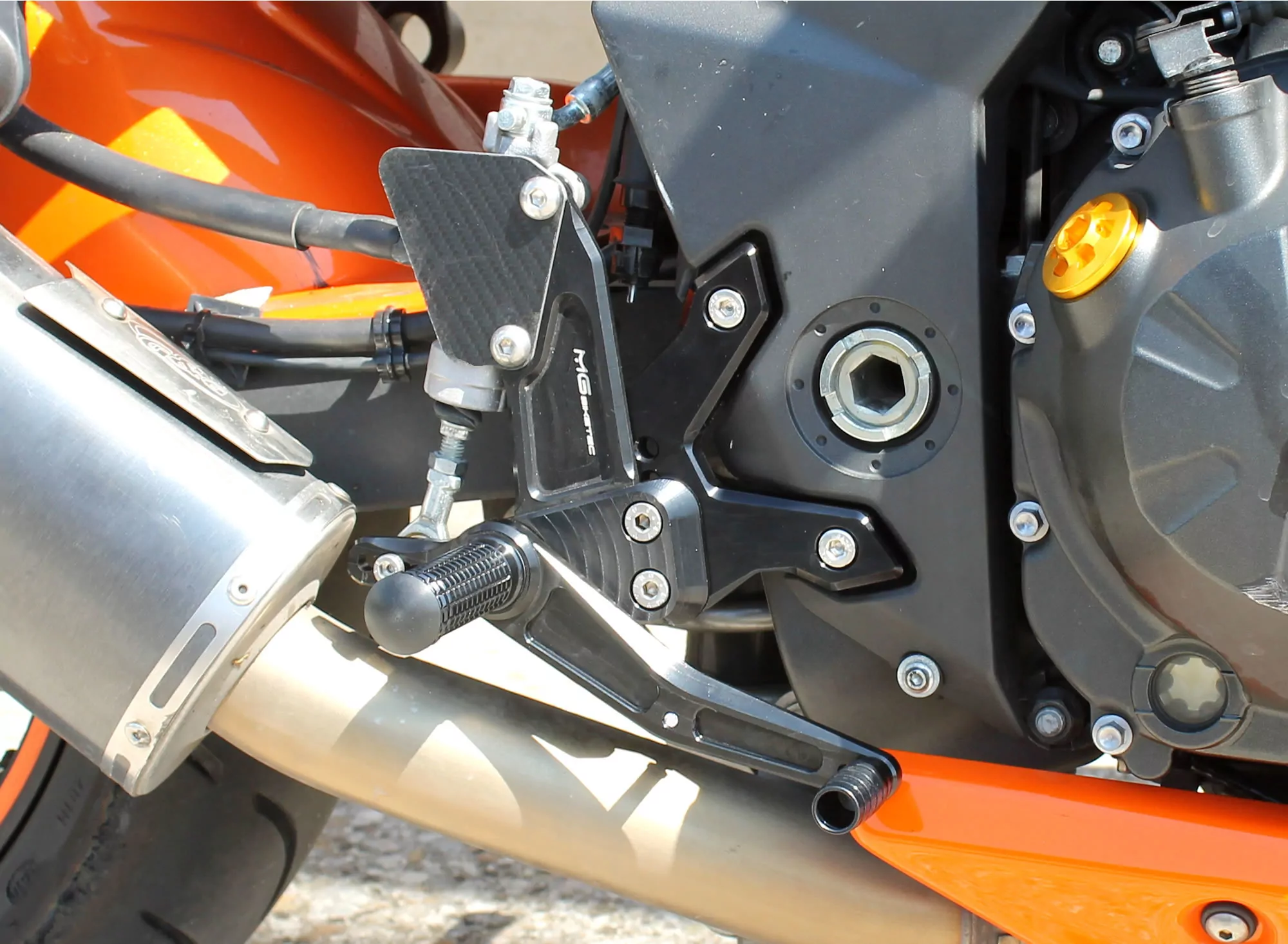 MG Biketec Sportfussrastenanlage / Rastenanlage / Fußrastenanlage mit ABE, gültig in D - A - CH für Kawasaki Z 750 ab 2007
