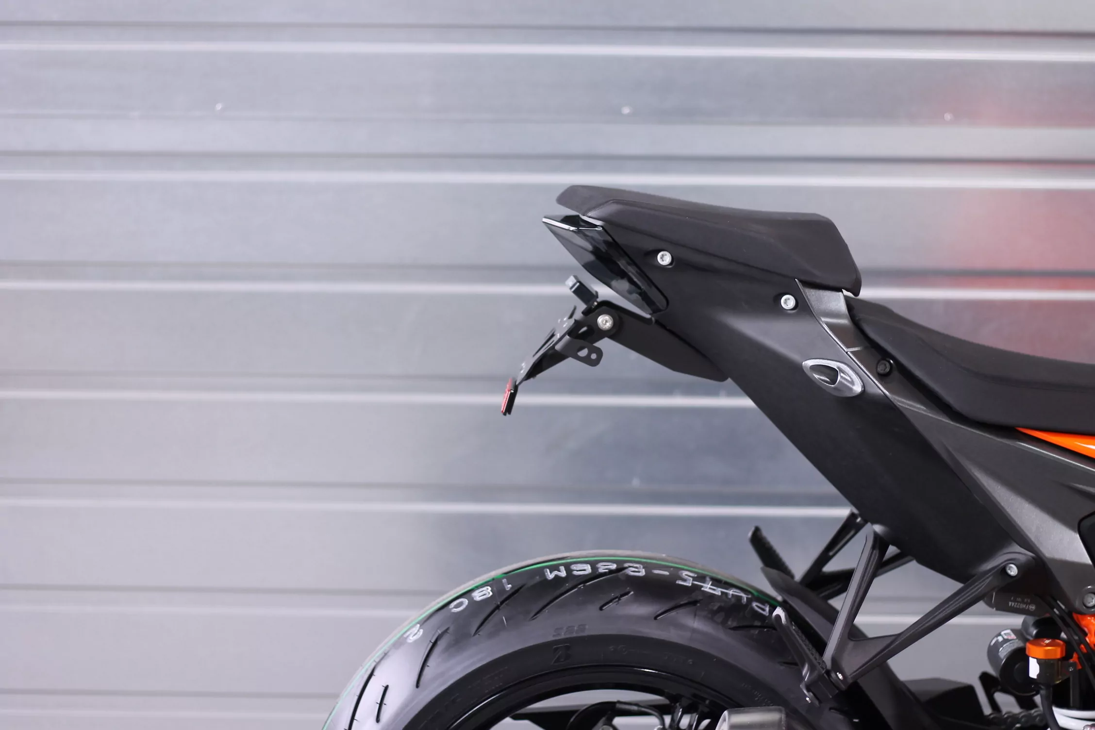 Kurzes Heck - Kennzeichenträger - Kennzeichenhalter für KTM 1290 Super Duke R ab 2020